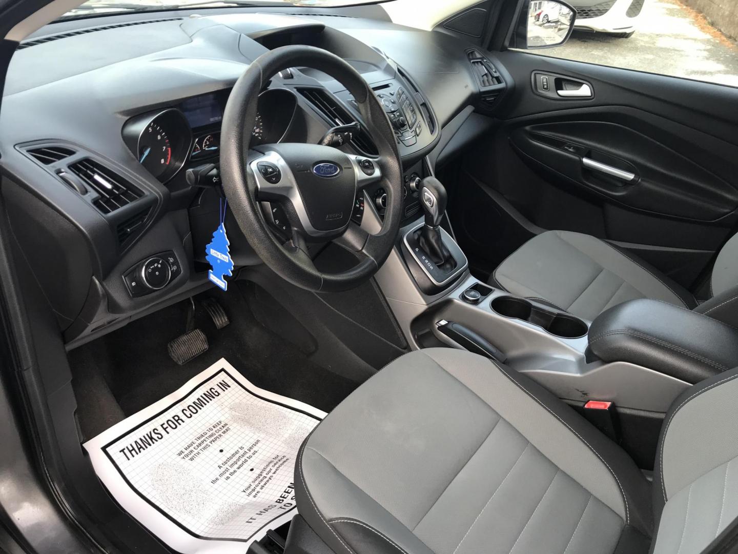 2013 Gray /Gray Ford Escape SE (1FMCU0GX3DU) with an 1.6L L4 DOHC 16V engine, 6-Speed Automatic transmission, located at 577 Chester Pike, Prospect Park, PA, 19076, (610) 237-1015, 39.886154, -75.302338 - 2013 Ford Escape SE: Only 82k miles, new PA inspection, great on gas, SUPER CLEAN! This vehicle comes inspected and has been given a bumper to bumper safety check. It is very clean, reliable, and well maintained. We offer a unique pay plan that is known for being the easiest and fastest financing - Photo#8