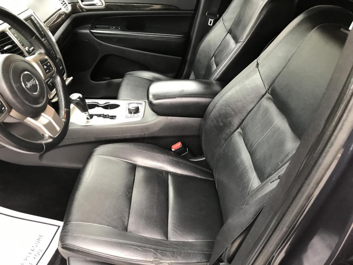 2013 Black /Black Jeep Grand Cherokee Laredo 4WD (1C4RJFAT5DC) with an 5.7L V8 OHV 16V engine, 5-Speed Automatic transmission, located at 577 Chester Pike, Prospect Park, PA, 19076, (610) 237-1015, 39.886154, -75.302338 - 2013 Jeep Grand Cherokee Laredo: Backup camera, 5.7 HEMI engine, 4x4, trailer hitch, leather seats, new PA inspection, runs LIKE NEW! This vehicle comes inspected and has been given a bumper to bumper safety check. It is very clean, reliable, and well maintained. We offer a unique pay plan that i - Photo#10