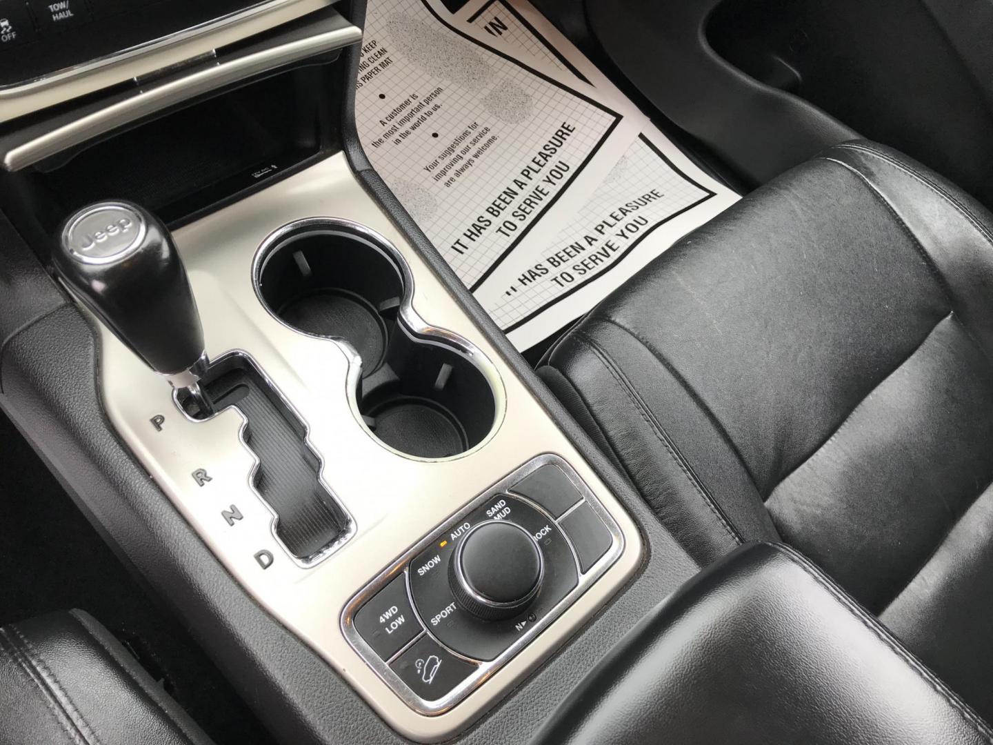 2013 Black /Black Jeep Grand Cherokee Laredo 4WD (1C4RJFAT5DC) with an 5.7L V8 OHV 16V engine, 5-Speed Automatic transmission, located at 577 Chester Pike, Prospect Park, PA, 19076, (610) 237-1015, 39.886154, -75.302338 - 2013 Jeep Grand Cherokee Laredo: Backup camera, 5.7 HEMI engine, 4x4, trailer hitch, leather seats, new PA inspection, runs LIKE NEW! This vehicle comes inspected and has been given a bumper to bumper safety check. It is very clean, reliable, and well maintained. We offer a unique pay plan that i - Photo#16