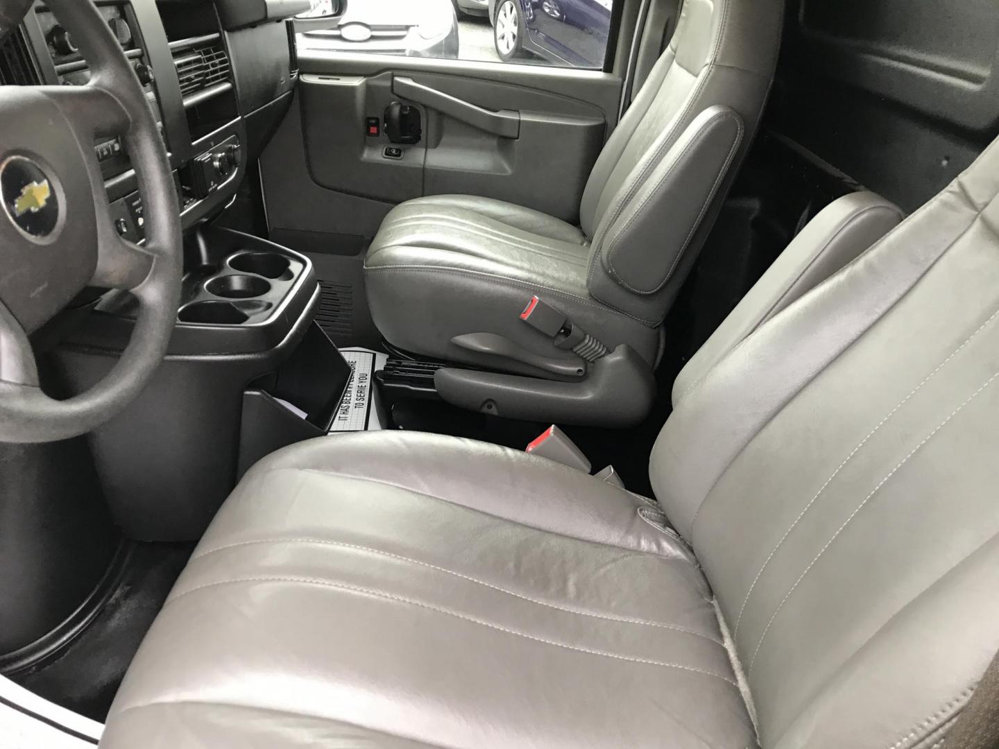 2018 White /Gray Chevrolet Express 2500 Cargo (1GCWGAFG4J1) with an 6.0L V8 OHV 16V FFV engine, 6A transmission, located at 577 Chester Pike, Prospect Park, PA, 19076, (610) 237-1015, 39.886154, -75.302338 - Photo#12