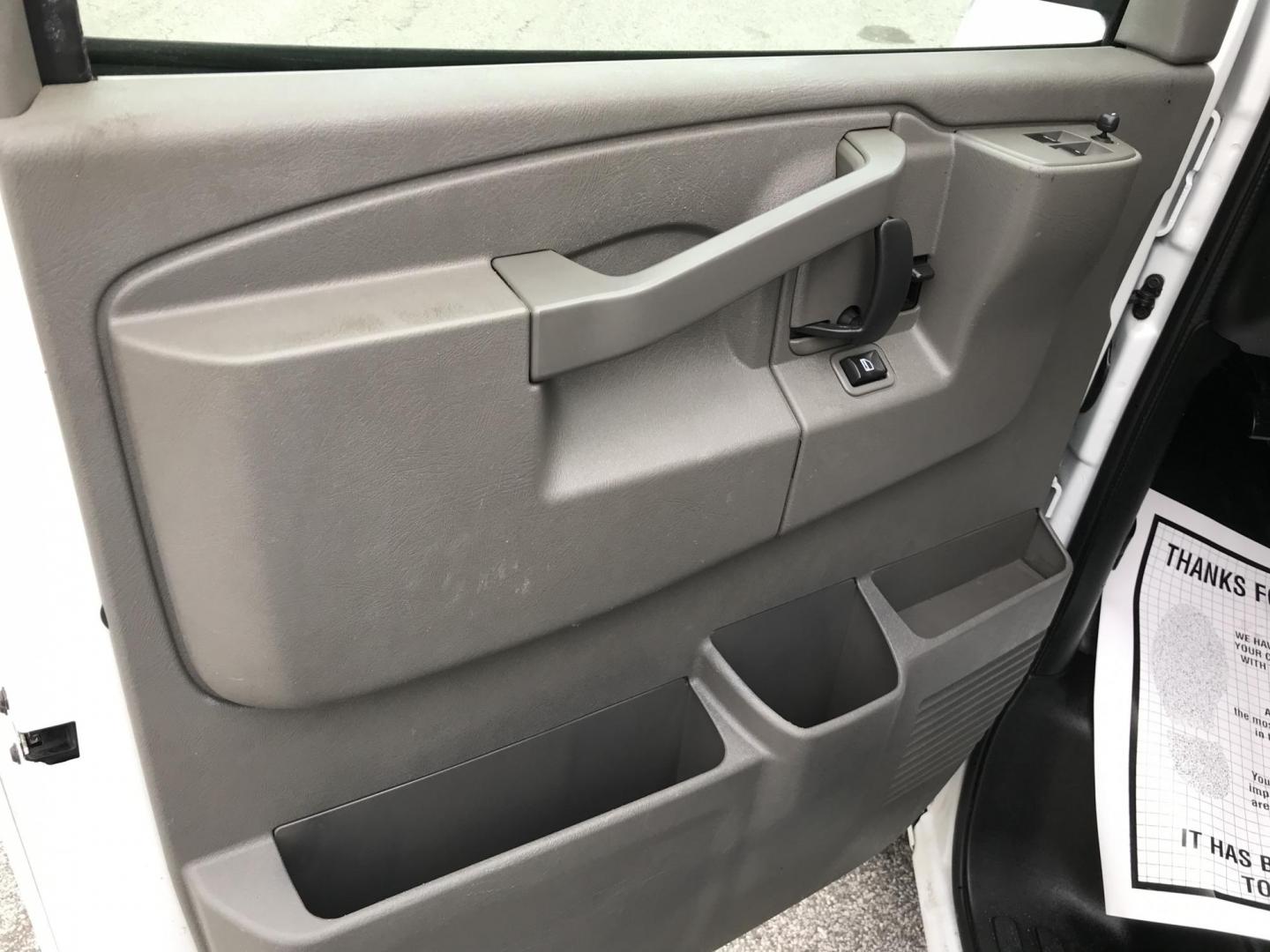 2018 White /Gray Chevrolet Express 2500 Cargo (1GCWGAFG4J1) with an 6.0L V8 OHV 16V FFV engine, 6A transmission, located at 577 Chester Pike, Prospect Park, PA, 19076, (610) 237-1015, 39.886154, -75.302338 - Photo#8