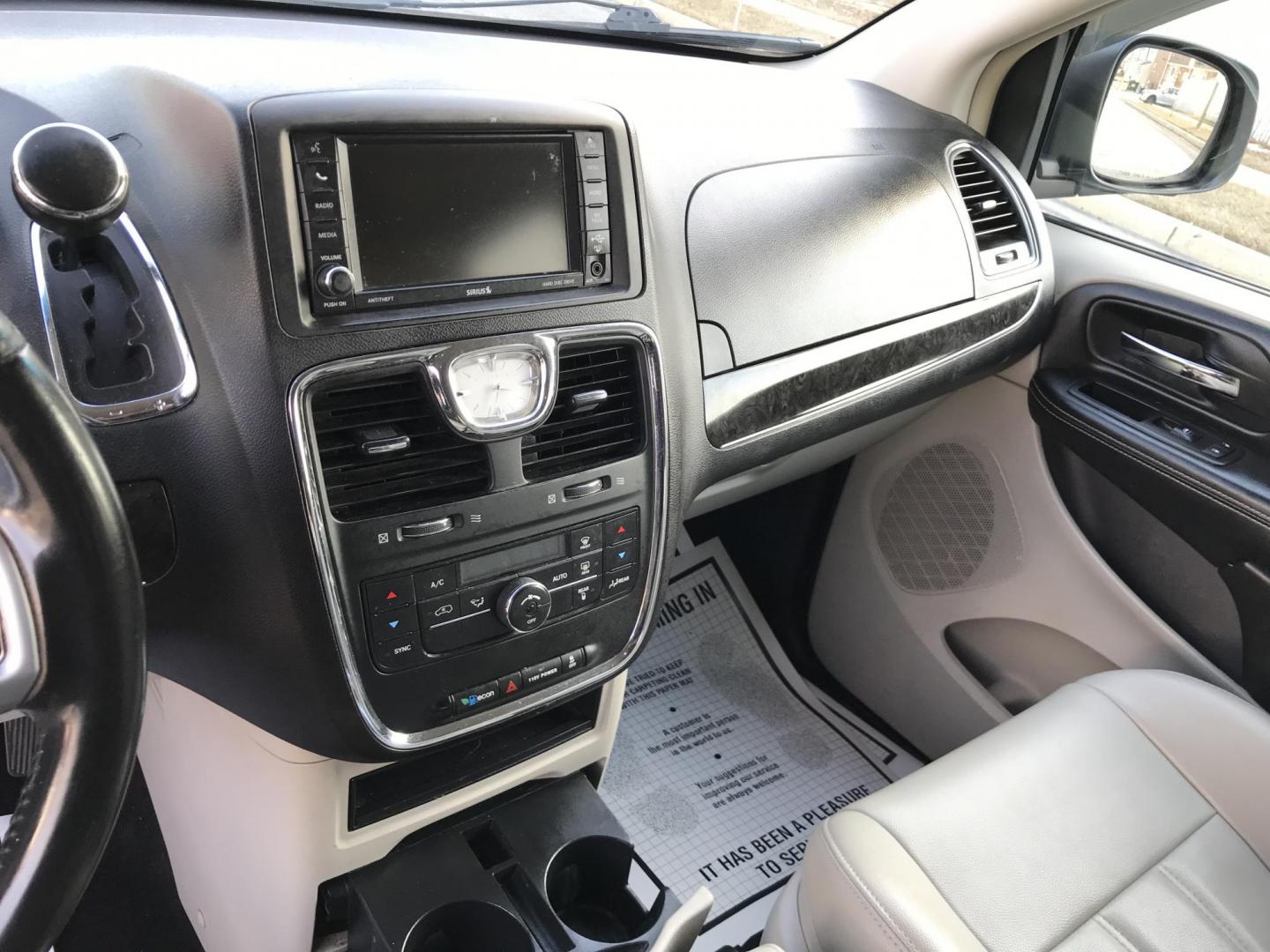 2013 Silver /Gray Chrysler Town & Country Touring (2C4RC1BG4DR) with an 3.6L V6 DOHC 24V engine, 6-Speed Automatic transmission, located at 577 Chester Pike, Prospect Park, PA, 19076, (610) 237-1015, 39.886154, -75.302338 - Photo#13