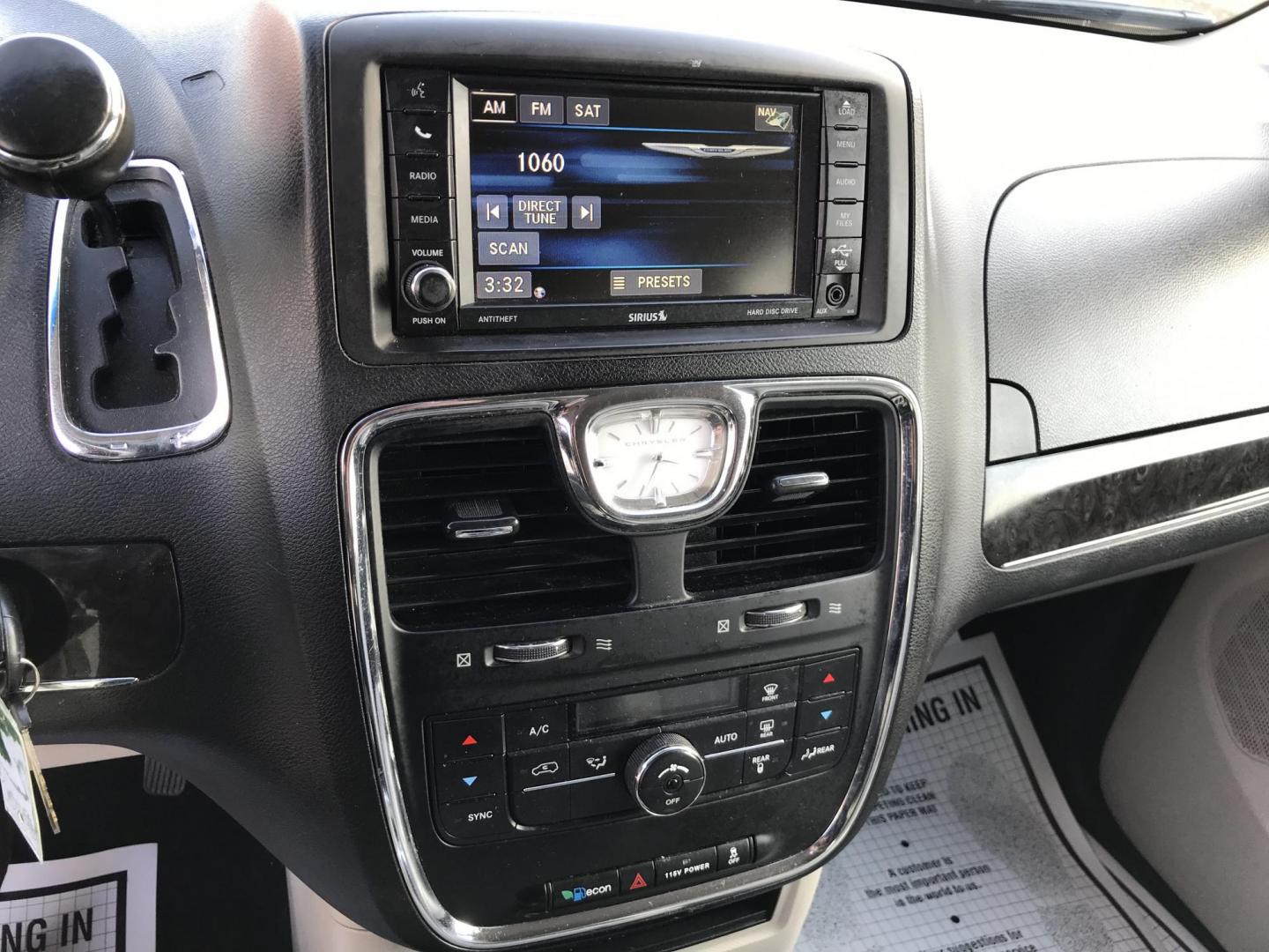 2013 Silver /Gray Chrysler Town & Country Touring (2C4RC1BG4DR) with an 3.6L V6 DOHC 24V engine, 6-Speed Automatic transmission, located at 577 Chester Pike, Prospect Park, PA, 19076, (610) 237-1015, 39.886154, -75.302338 - Photo#14