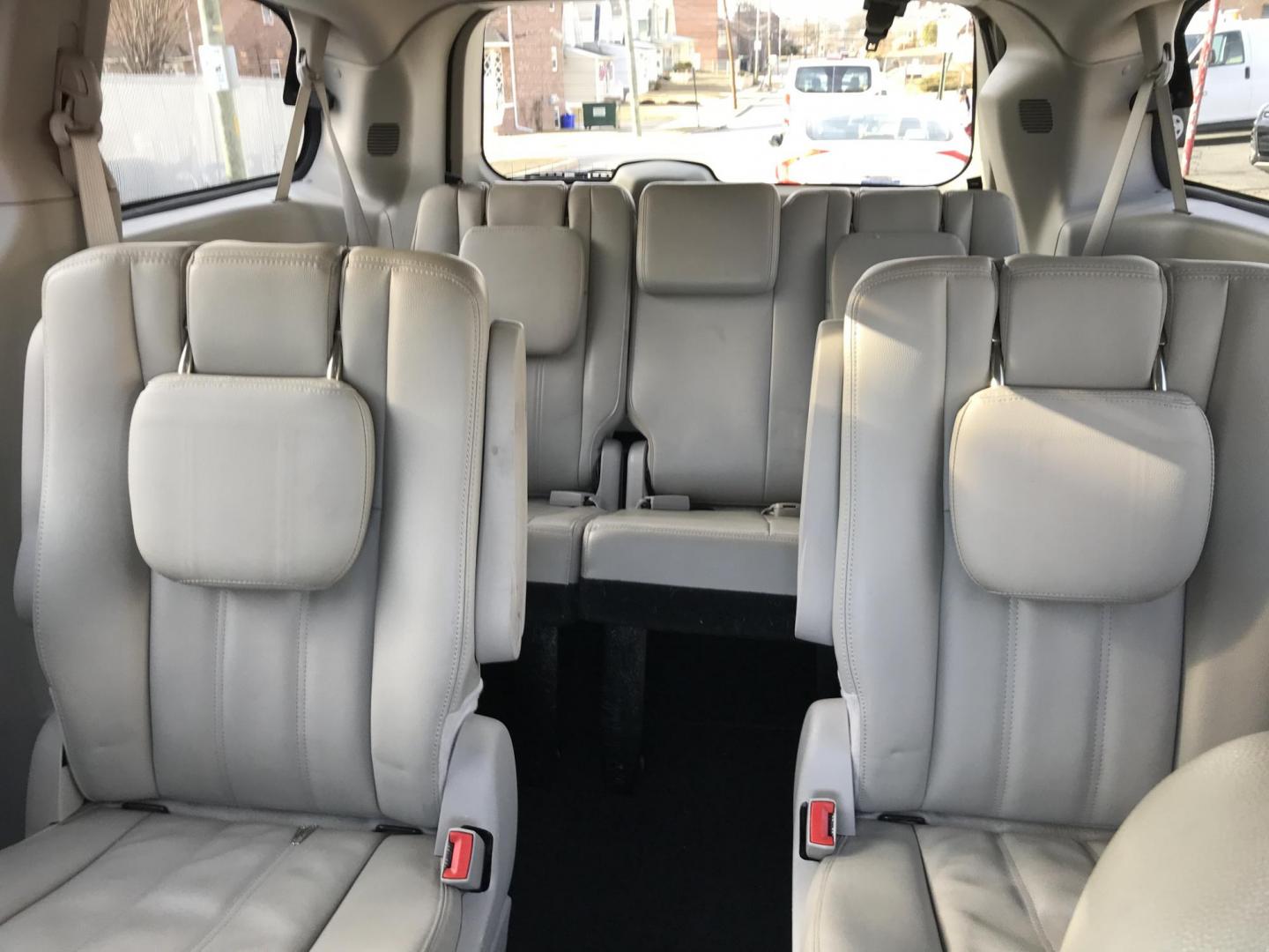 2013 Silver /Gray Chrysler Town & Country Touring (2C4RC1BG4DR) with an 3.6L V6 DOHC 24V engine, 6-Speed Automatic transmission, located at 577 Chester Pike, Prospect Park, PA, 19076, (610) 237-1015, 39.886154, -75.302338 - Photo#17