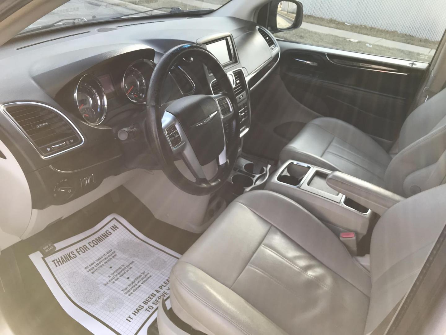 2013 Silver /Gray Chrysler Town & Country Touring (2C4RC1BG4DR) with an 3.6L V6 DOHC 24V engine, 6-Speed Automatic transmission, located at 577 Chester Pike, Prospect Park, PA, 19076, (610) 237-1015, 39.886154, -75.302338 - Photo#6