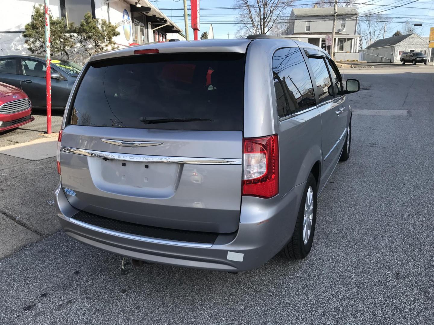 2013 Silver /Gray Chrysler Town & Country Touring (2C4RC1BG4DR) with an 3.6L V6 DOHC 24V engine, 6-Speed Automatic transmission, located at 577 Chester Pike, Prospect Park, PA, 19076, (610) 237-1015, 39.886154, -75.302338 - Photo#7