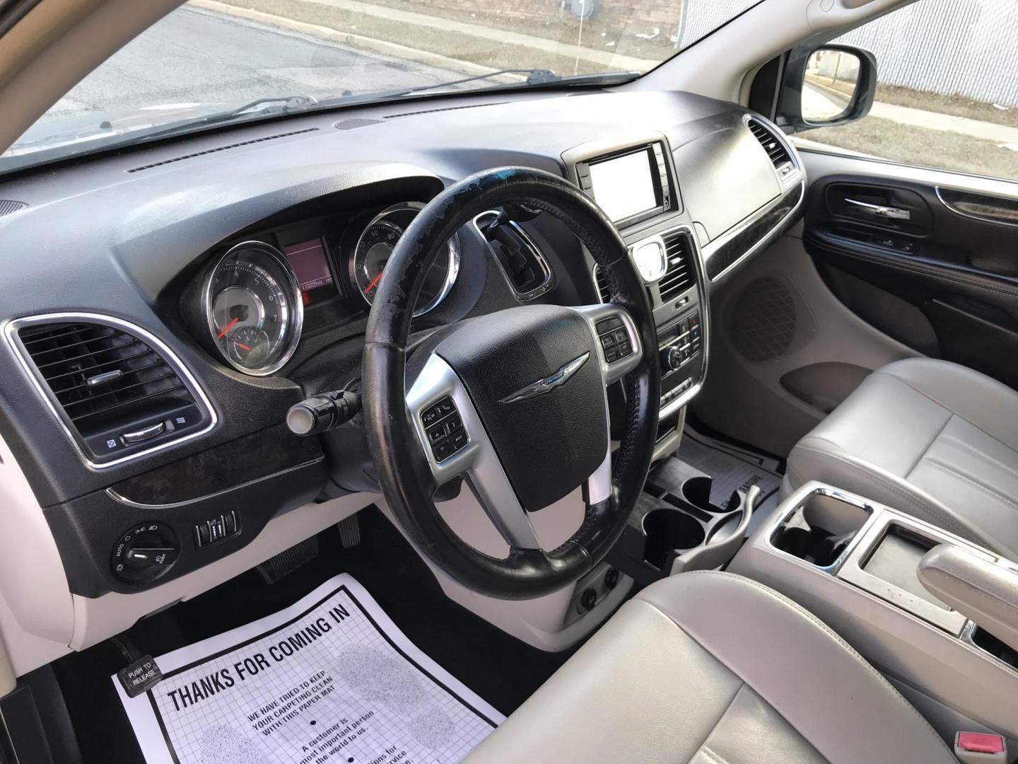 2013 Silver /Gray Chrysler Town & Country Touring (2C4RC1BG4DR) with an 3.6L V6 DOHC 24V engine, 6-Speed Automatic transmission, located at 577 Chester Pike, Prospect Park, PA, 19076, (610) 237-1015, 39.886154, -75.302338 - Photo#9
