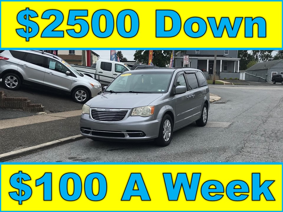 photo of 2013 Chrysler Town & Country Touring