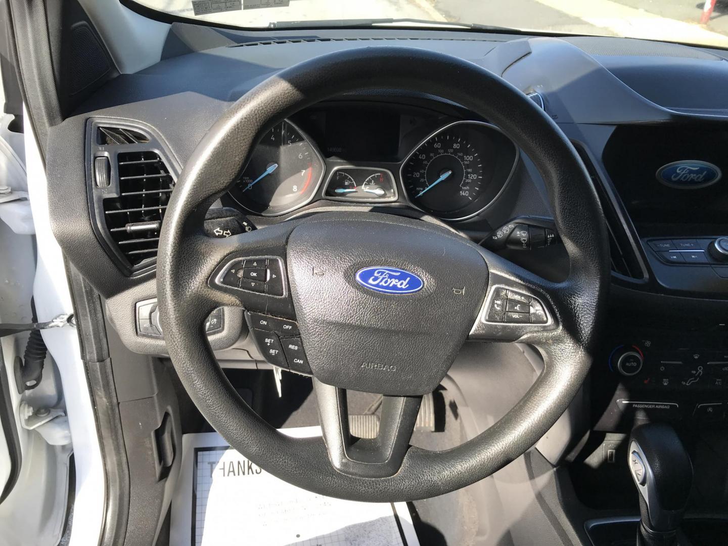 2019 White /Gray Ford Escape SE 4WD (1FMCU9GDXKU) with an 1.5L L4 DOHC 16V engine, 6A transmission, located at 577 Chester Pike, Prospect Park, PA, 19076, (610) 237-1015, 39.886154, -75.302338 - 2019 Ford Escape SE: 4x4, navigation system, backup camera, new PA inspection, SUPER CLEAN, runs LIKE NEW! This vehicle comes inspected and has been given a bumper to bumper safety check. It is very clean, reliable, and well maintained. We offer a unique pay plan that is known for being the easie - Photo#10