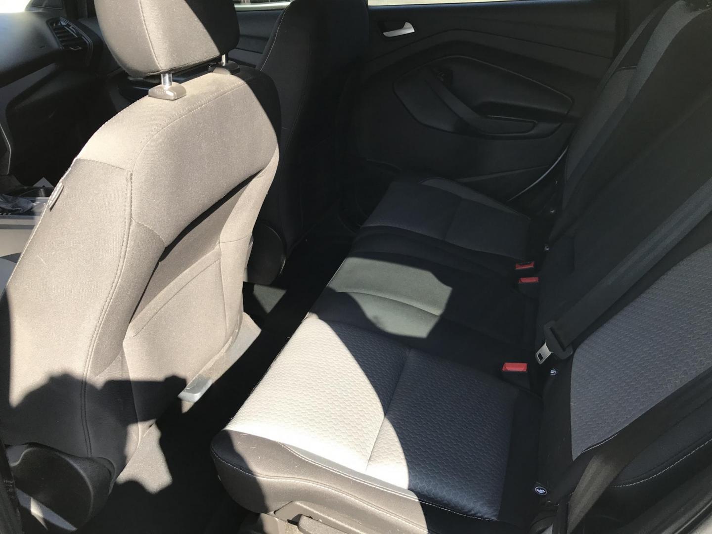 2019 White /Gray Ford Escape SE 4WD (1FMCU9GDXKU) with an 1.5L L4 DOHC 16V engine, 6A transmission, located at 577 Chester Pike, Prospect Park, PA, 19076, (610) 237-1015, 39.886154, -75.302338 - 2019 Ford Escape SE: 4x4, navigation system, backup camera, new PA inspection, SUPER CLEAN, runs LIKE NEW! This vehicle comes inspected and has been given a bumper to bumper safety check. It is very clean, reliable, and well maintained. We offer a unique pay plan that is known for being the easie - Photo#16