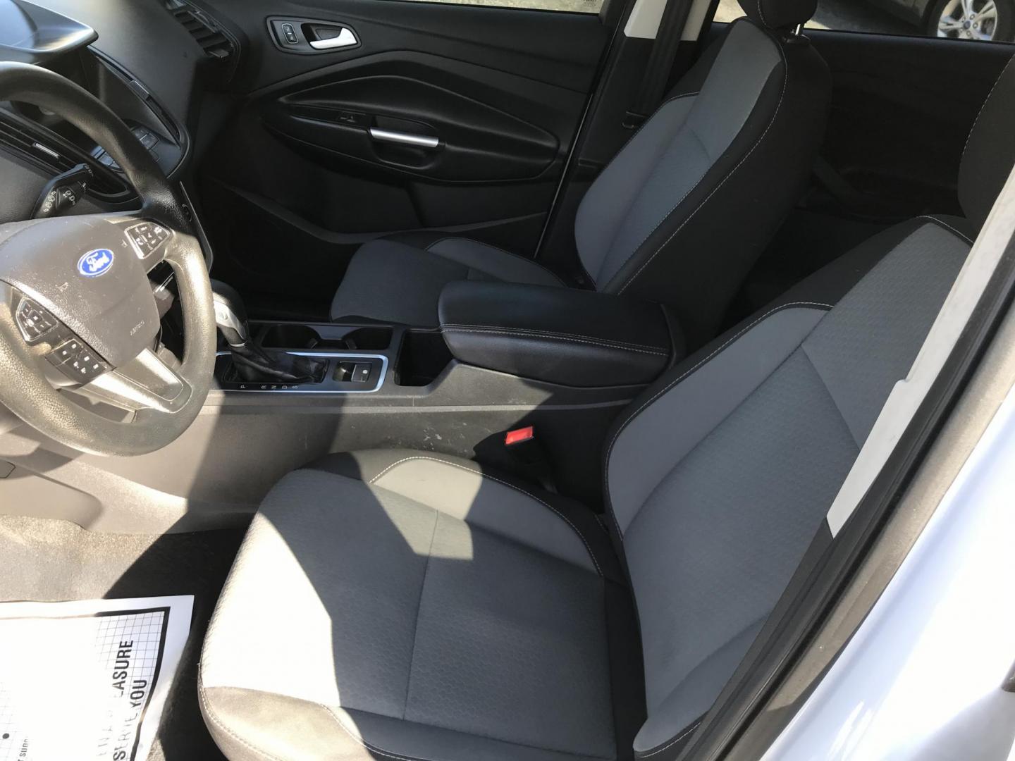 2019 White /Gray Ford Escape SE 4WD (1FMCU9GDXKU) with an 1.5L L4 DOHC 16V engine, 6A transmission, located at 577 Chester Pike, Prospect Park, PA, 19076, (610) 237-1015, 39.886154, -75.302338 - 2019 Ford Escape SE: 4x4, navigation system, backup camera, new PA inspection, SUPER CLEAN, runs LIKE NEW! This vehicle comes inspected and has been given a bumper to bumper safety check. It is very clean, reliable, and well maintained. We offer a unique pay plan that is known for being the easie - Photo#7