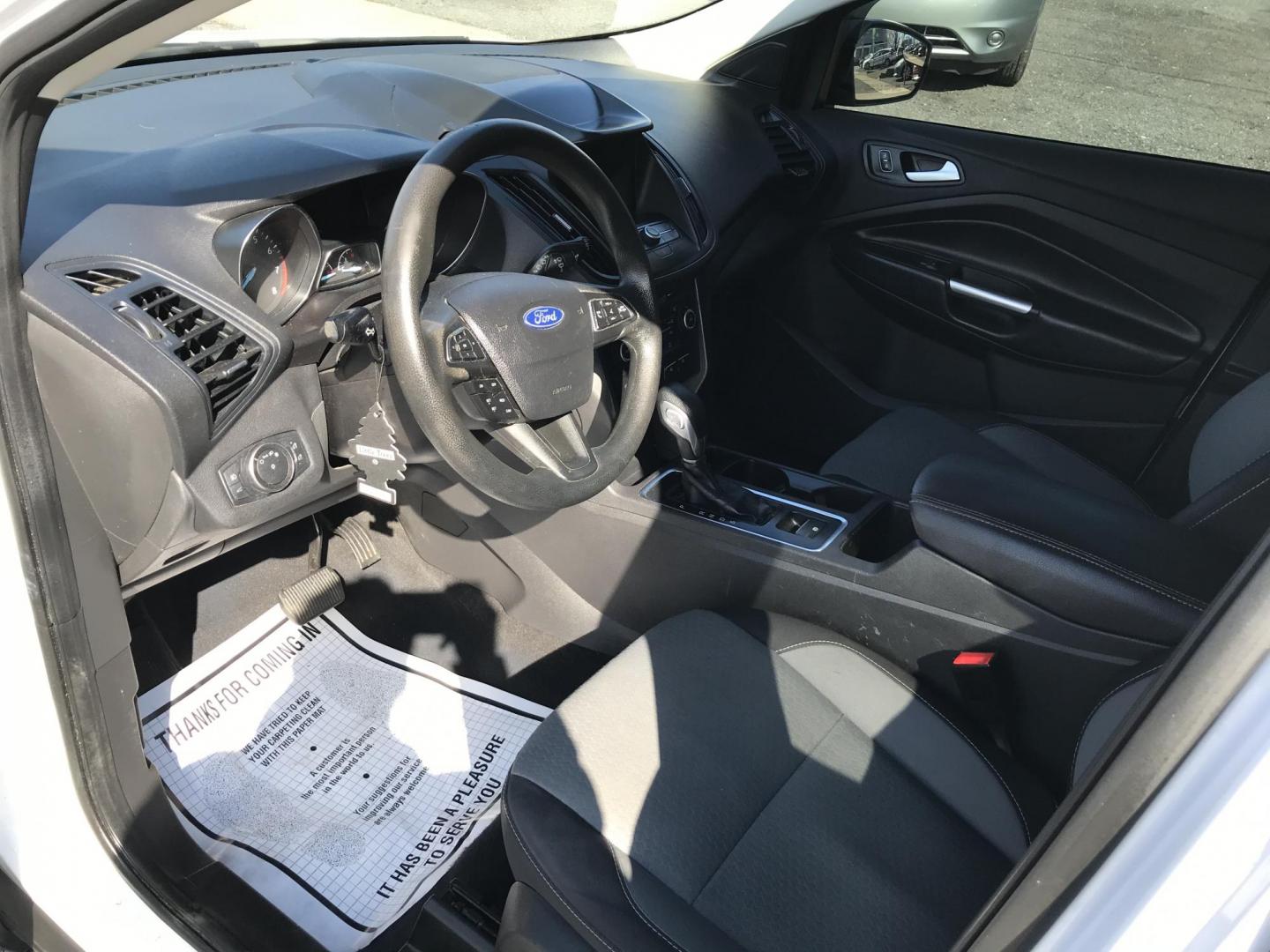 2019 White /Gray Ford Escape SE 4WD (1FMCU9GDXKU) with an 1.5L L4 DOHC 16V engine, 6A transmission, located at 577 Chester Pike, Prospect Park, PA, 19076, (610) 237-1015, 39.886154, -75.302338 - 2019 Ford Escape SE: 4x4, navigation system, backup camera, new PA inspection, SUPER CLEAN, runs LIKE NEW! This vehicle comes inspected and has been given a bumper to bumper safety check. It is very clean, reliable, and well maintained. We offer a unique pay plan that is known for being the easie - Photo#8