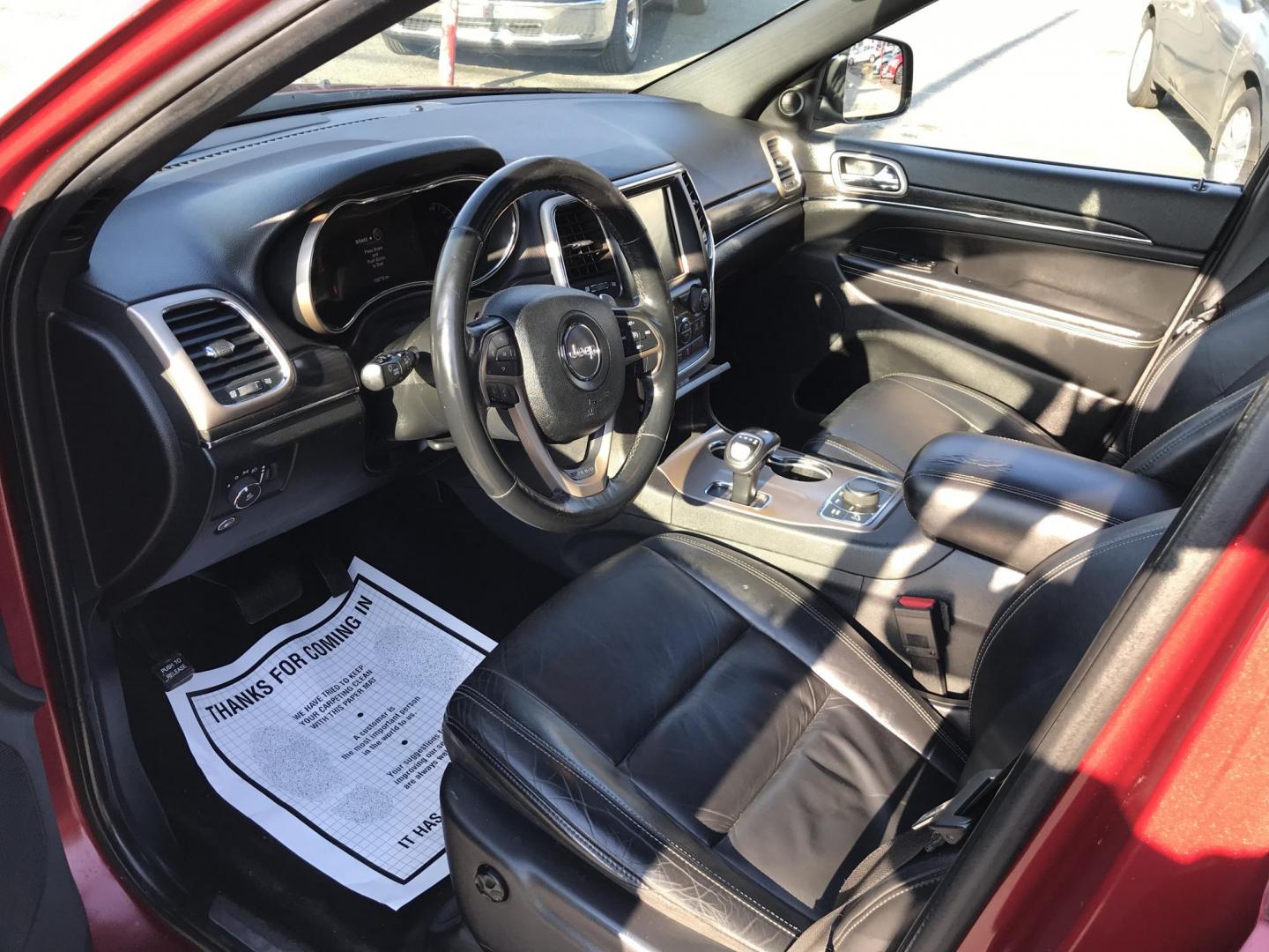 2015 Red /Black Jeep Grand Cherokee Limited 4WD (1C4RJFBGXFC) with an 3.6L V6 DOHC 24V engine, 8-Speed Automatic transmission, located at 577 Chester Pike, Prospect Park, PA, 19076, (610) 237-1015, 39.886154, -75.302338 - Photo#10