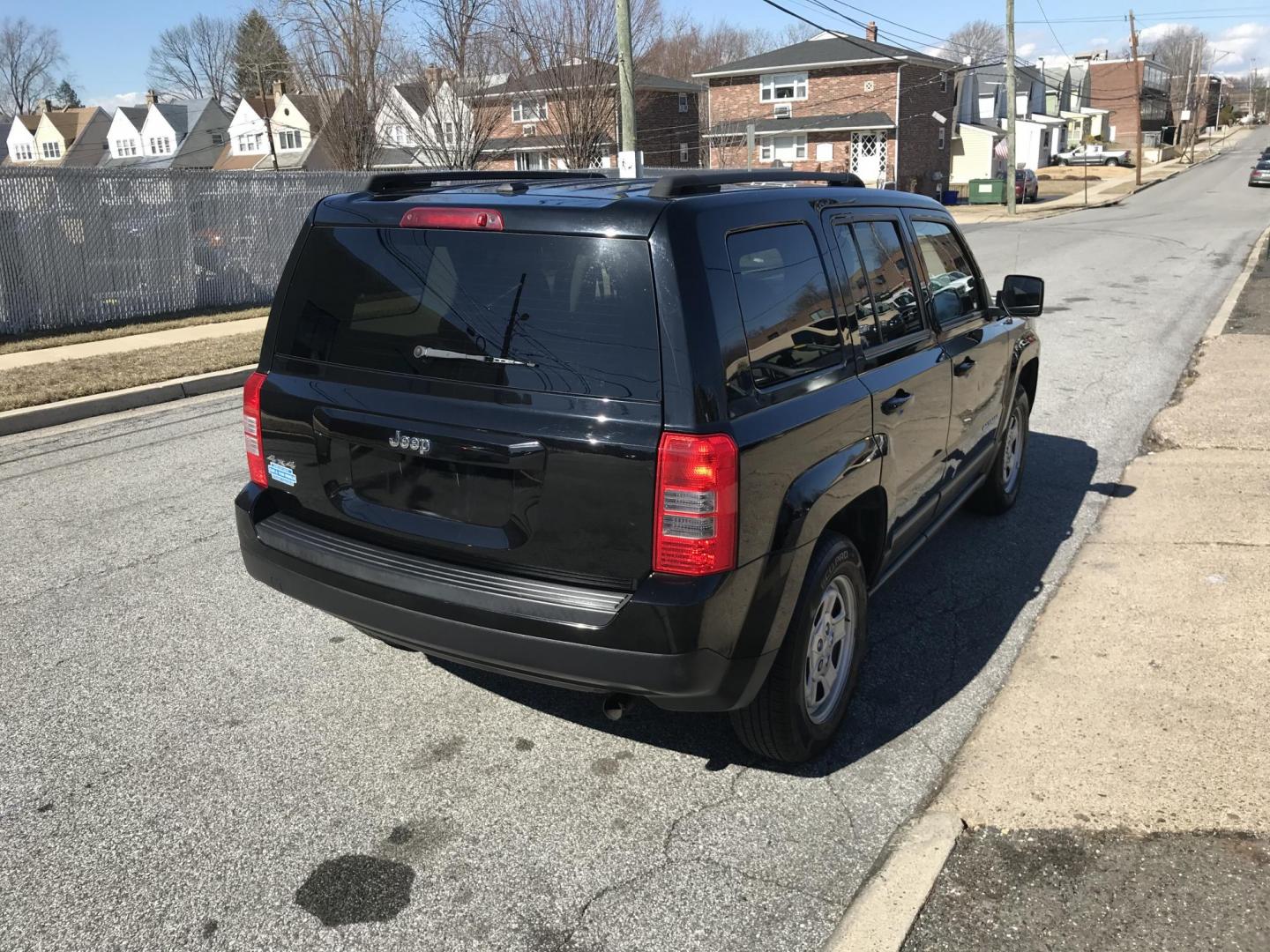 2017 Black /Black Jeep Patriot Sport 4WD (1C4NJRBB3HD) with an 2.4L L4 DOHC 16V engine, Automatic transmission, located at 577 Chester Pike, Prospect Park, PA, 19076, (610) 237-1015, 39.886154, -75.302338 - 2017 Jeep Patriot Sport: 4x4, great on gas, new PA inspection, SUPER CLEAN, runs LIKE NEW! This vehicle comes inspected and has been given a bumper to bumper safety check. It is very clean, reliable, and well maintained. We offer a unique pay plan that is known for being the easiest and fastest f - Photo#4