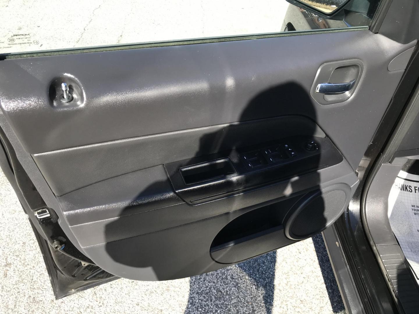 2017 Black /Black Jeep Patriot Sport 4WD (1C4NJRBB3HD) with an 2.4L L4 DOHC 16V engine, Automatic transmission, located at 577 Chester Pike, Prospect Park, PA, 19076, (610) 237-1015, 39.886154, -75.302338 - 2017 Jeep Patriot Sport: 4x4, great on gas, new PA inspection, SUPER CLEAN, runs LIKE NEW! This vehicle comes inspected and has been given a bumper to bumper safety check. It is very clean, reliable, and well maintained. We offer a unique pay plan that is known for being the easiest and fastest f - Photo#8
