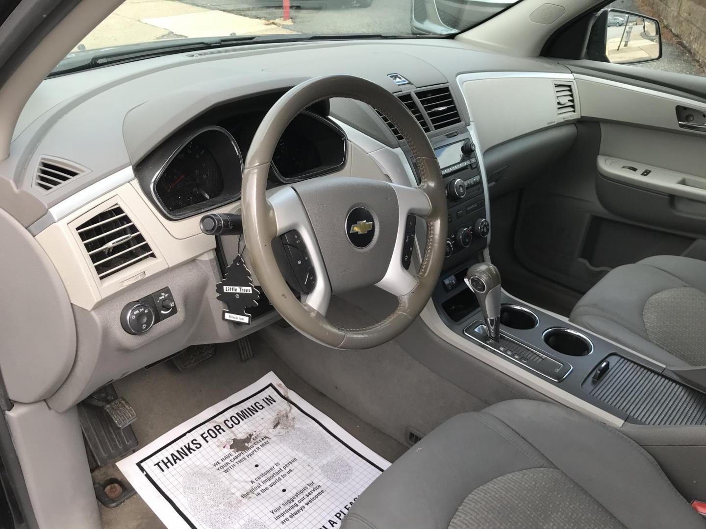 2011 Black /Gray Chevrolet Traverse LT AWD (1GNKVGED0BJ) with an 3.6L V6 DOHC 24V engine, 6-Speed Automatic transmission, located at 577 Chester Pike, Prospect Park, PA, 19076, (610) 237-1015, 39.886154, -75.302338 - 2011 Chevrolet Traverse LT: Only 121k miles, 3rd row seating, AWD, new PA inspection, runs LIKE NEW! This vehicle comes inspected and has been given a bumper to bumper safety check. It is very clean, reliable, and well maintained. We offer a unique pay plan that is known for being the easiest and - Photo#11