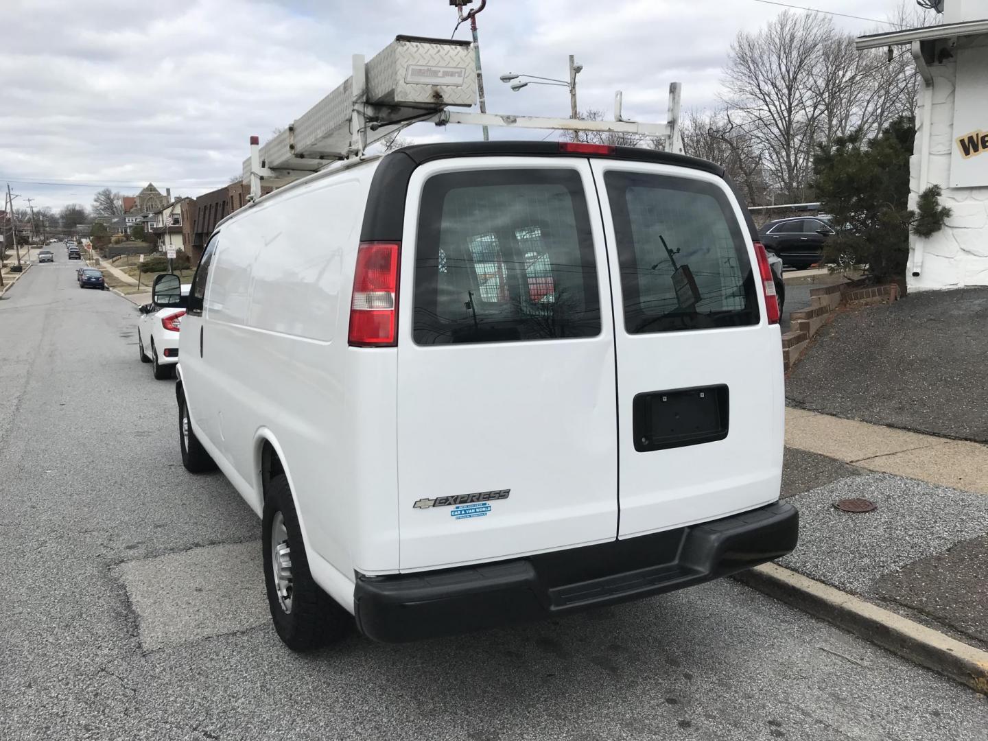 2017 White /Gray Chevrolet Express 2500 Cargo (1GCWGAFF2H1) with an 4.8L V8 FFV engine, 6A transmission, located at 577 Chester Pike, Prospect Park, PA, 19076, (610) 237-1015, 39.886154, -75.302338 - 2017 Chevrolet Express 2500 Cargo Van: Ladder racks, shelving, partition, cages over windows, new PA inspection, FLEET MAINTAINED, runs LIKE NEW! This vehicle comes inspected and has been given a bumper to bumper safety check. It is very clean, reliable, and well maintained. We offer a unique pay - Photo#4