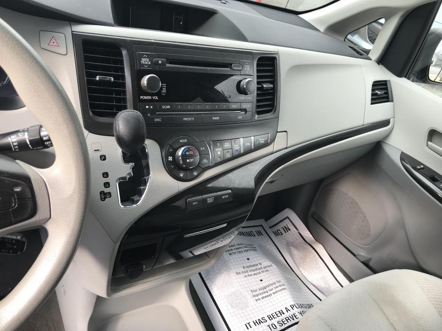 2013 Black /Gray Toyota Sienna LE FWD V6 (5TDKK3DC7DS) with an 3.5L V6 EFI DOHC 24V engine, 5-Speed Automatic transmission, located at 577 Chester Pike, Prospect Park, PA, 19076, (610) 237-1015, 39.886154, -75.302338 - 2013 Toyota Sienna LE: New PA inspection, SUPER CLEAN, runs LIKE NEW! This vehicle comes inspected and has been given a bumper to bumper safety check. It is very clean, reliable, and well maintained. We offer a unique pay plan that is known for being the easiest and fastest financing option in th - Photo#13