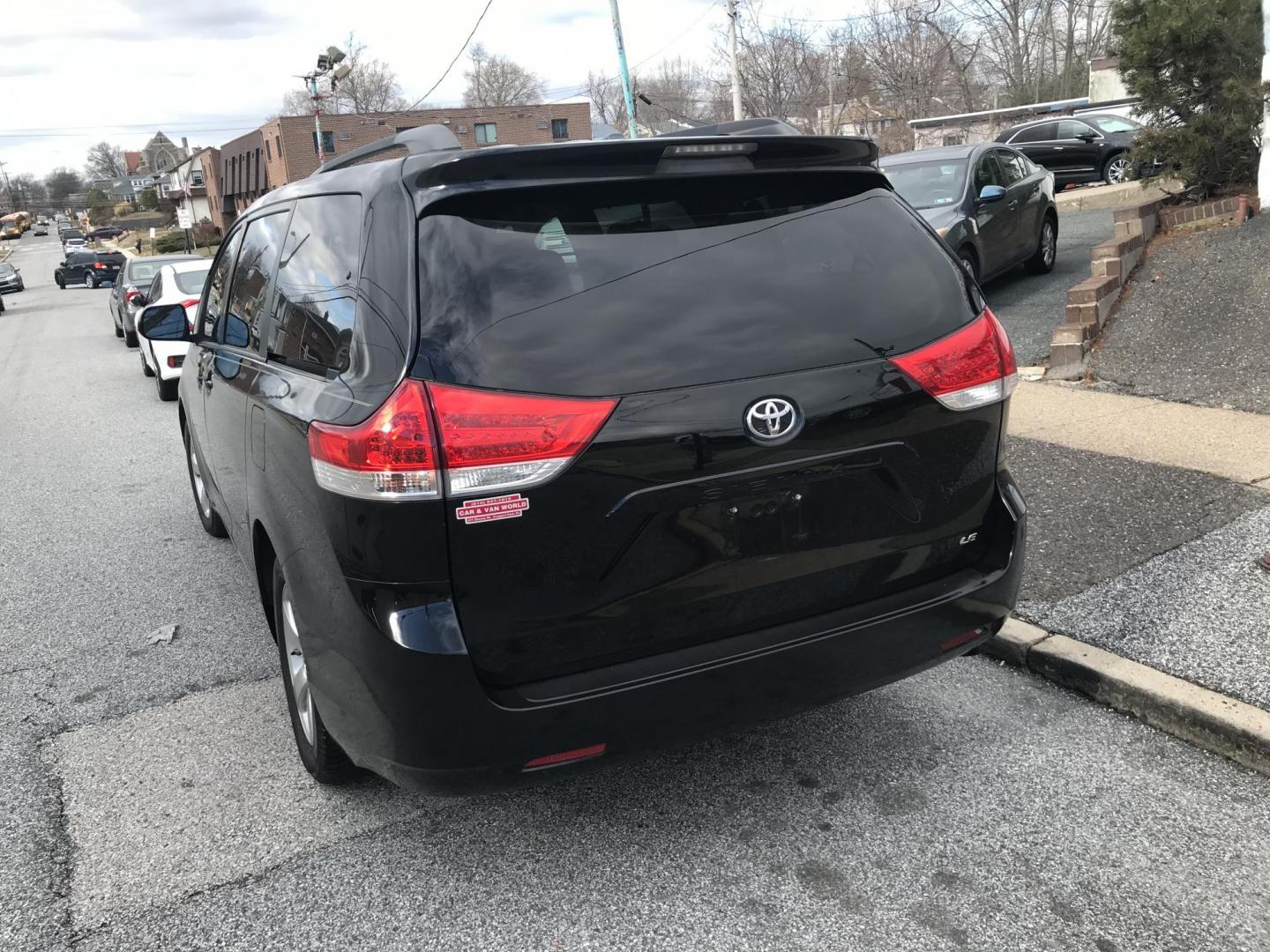 2013 Black /Gray Toyota Sienna LE FWD V6 (5TDKK3DC7DS) with an 3.5L V6 EFI DOHC 24V engine, 5-Speed Automatic transmission, located at 577 Chester Pike, Prospect Park, PA, 19076, (610) 237-1015, 39.886154, -75.302338 - 2013 Toyota Sienna LE: New PA inspection, SUPER CLEAN, runs LIKE NEW! This vehicle comes inspected and has been given a bumper to bumper safety check. It is very clean, reliable, and well maintained. We offer a unique pay plan that is known for being the easiest and fastest financing option in th - Photo#5