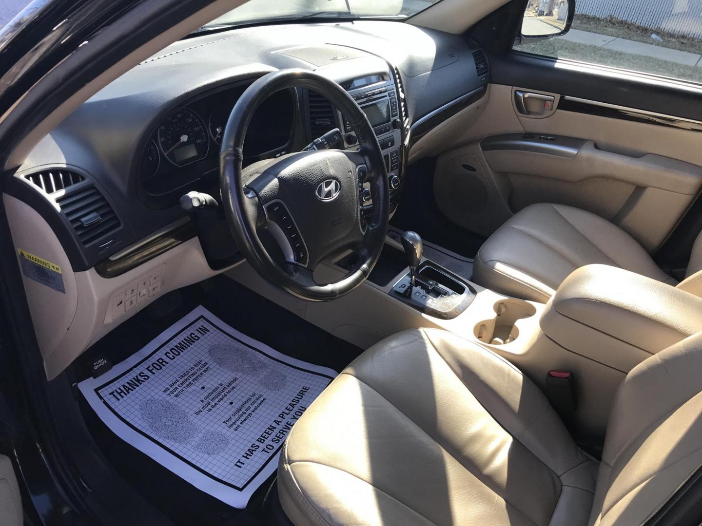 2012 Black /Tan Hyundai Santa Fe Limited 3.5 4WD (5XYZKDAG1CG) with an 3.5L V6 DOHC 24V engine, 6-Speed Automatic transmission, located at 577 Chester Pike, Prospect Park, PA, 19076, (610) 237-1015, 39.886154, -75.302338 - Photo#10