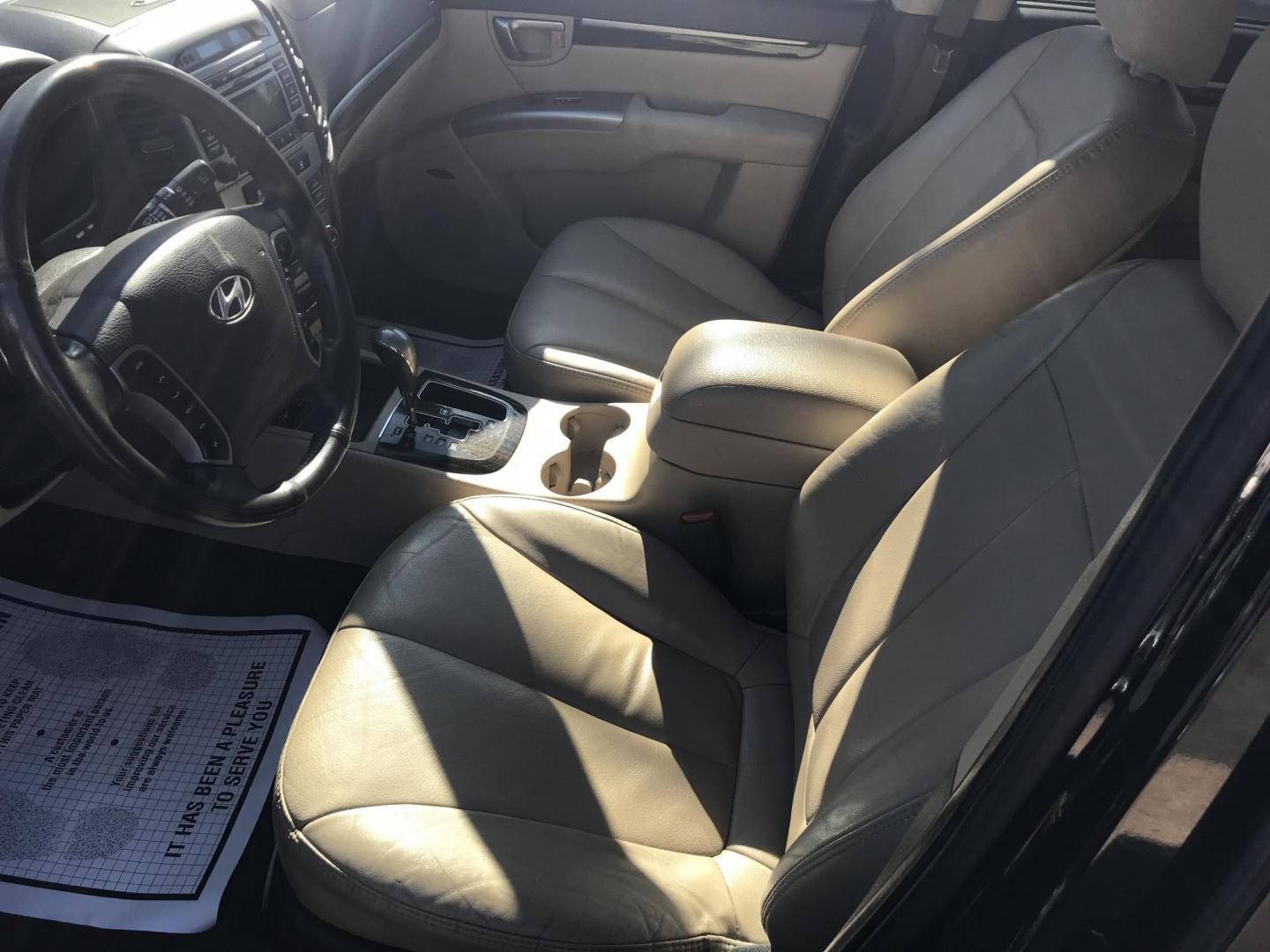 2012 Black /Tan Hyundai Santa Fe Limited 3.5 4WD (5XYZKDAG1CG) with an 3.5L V6 DOHC 24V engine, 6-Speed Automatic transmission, located at 577 Chester Pike, Prospect Park, PA, 19076, (610) 237-1015, 39.886154, -75.302338 - Photo#12
