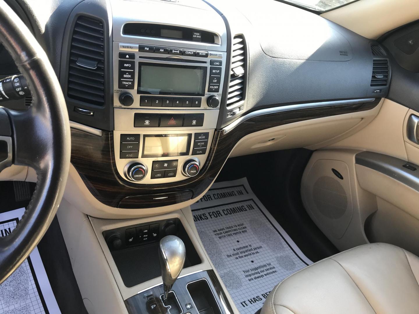 2012 Black /Tan Hyundai Santa Fe Limited 3.5 4WD (5XYZKDAG1CG) with an 3.5L V6 DOHC 24V engine, 6-Speed Automatic transmission, located at 577 Chester Pike, Prospect Park, PA, 19076, (610) 237-1015, 39.886154, -75.302338 - Photo#14