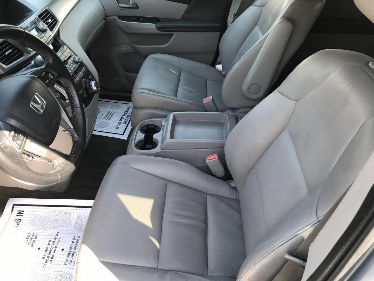 2012 Blue /Gray Honda Odyssey Touring (5FNRL5H9XCB) with an 3.5L V6 SOHC 24V engine, 5-Speed Automatic transmission, located at 577 Chester Pike, Prospect Park, PA, 19076, (610) 237-1015, 39.886154, -75.302338 - Photo#9