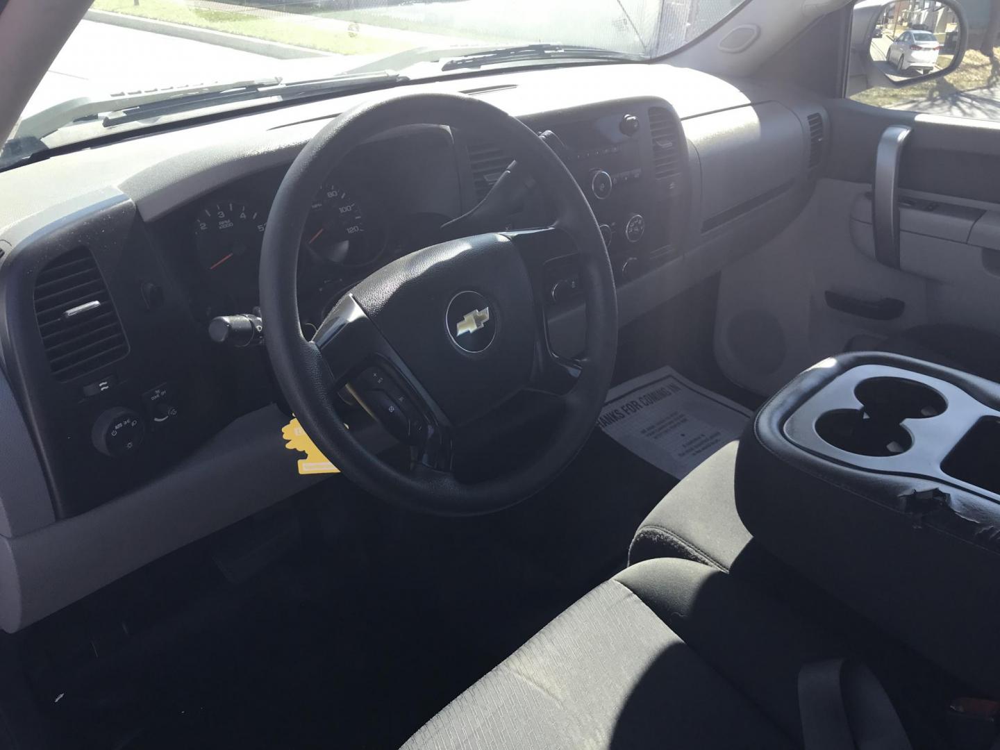 2012 White /Gray Chevrolet Silverado 1500 Work Truck Ext. Cab (1GCRCPEAXCZ) with an 4.8L V8 OHV 16V engine, 4-Speed Automatic transmission, located at 577 Chester Pike, Prospect Park, PA, 19076, (610) 237-1015, 39.886154, -75.302338 - 2012 Chevrolet Silverado: Extended Cab (3-Door), trailer hitch, new PA inspection, SUPER CLEAN, runs LIKE NEW! This vehicle comes inspected and has been given a bumper to bumper safety check. It is very clean, reliable, and well maintained. We offer a unique pay plan that is known for being the e - Photo#12