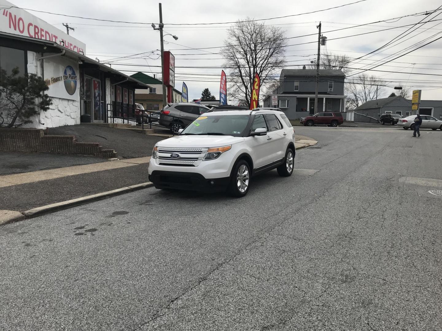 2014 White /Tan Ford Explorer Limited 4WD (1FM5K8F86EG) with an 3.5L V6 DOHC 24V engine, 6-Speed Automatic transmission, located at 577 Chester Pike, Prospect Park, PA, 19076, (610) 237-1015, 39.886154, -75.302338 - 2014 Ford Explorer LIMITED: Navigation system, backup camera, sunroof, 3rd row seating, 4x4, SUPER CLEAN, runs LIKE NEW! This vehicle comes inspected and has been given a bumper to bumper safety check. It is very clean, reliable, and well maintained. We offer a unique pay plan that is known for b - Photo#1