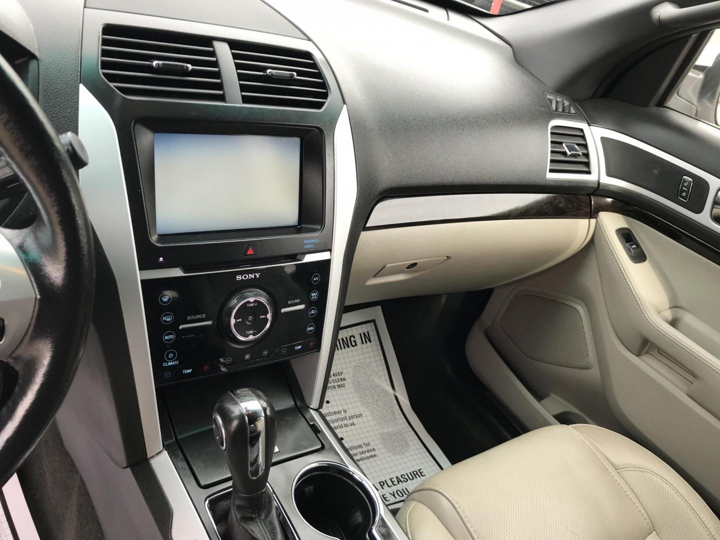 2014 White /Tan Ford Explorer Limited 4WD (1FM5K8F86EG) with an 3.5L V6 DOHC 24V engine, 6-Speed Automatic transmission, located at 577 Chester Pike, Prospect Park, PA, 19076, (610) 237-1015, 39.886154, -75.302338 - 2014 Ford Explorer LIMITED: Navigation system, backup camera, sunroof, 3rd row seating, 4x4, SUPER CLEAN, runs LIKE NEW! This vehicle comes inspected and has been given a bumper to bumper safety check. It is very clean, reliable, and well maintained. We offer a unique pay plan that is known for b - Photo#14