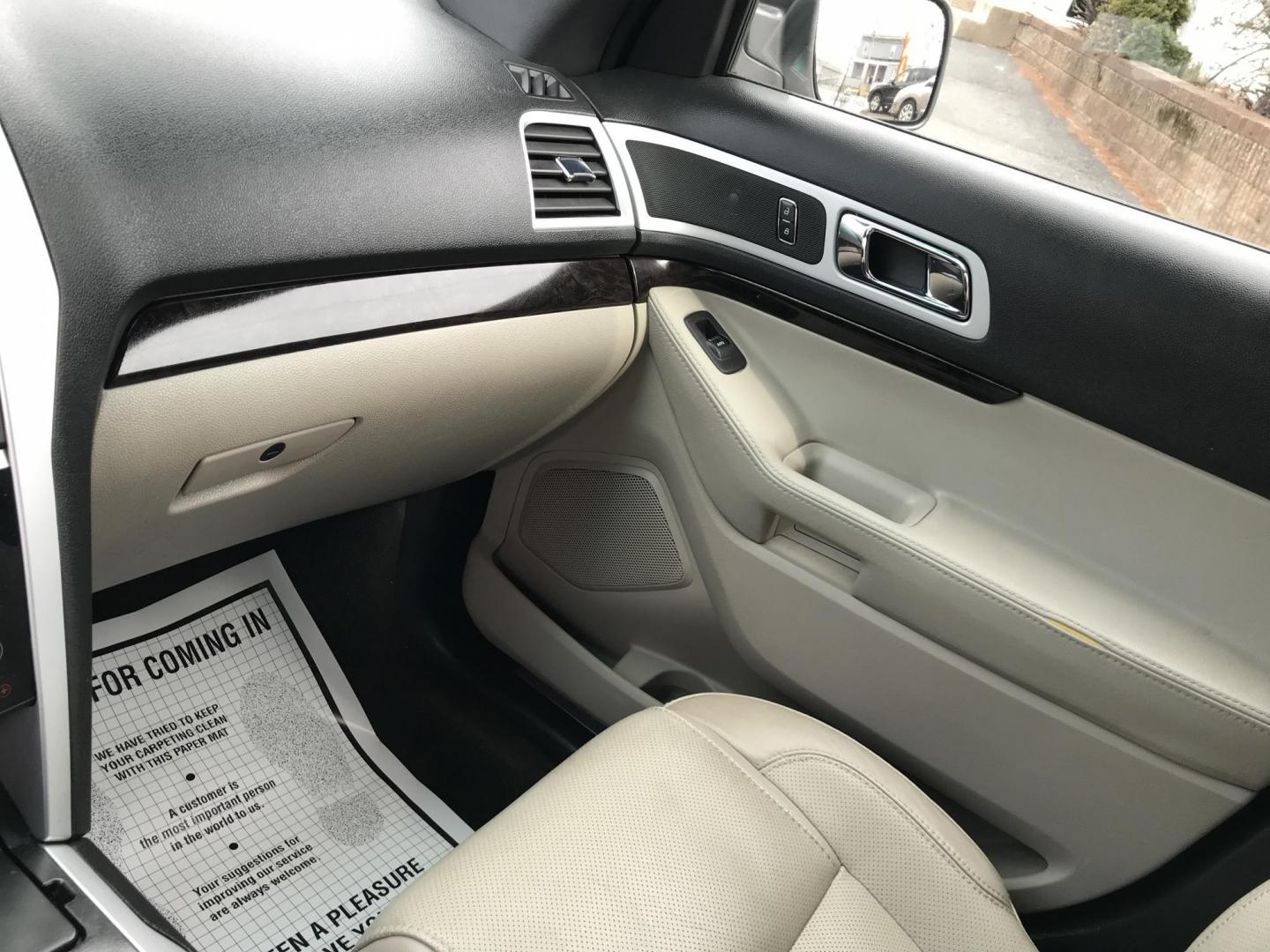 2014 White /Tan Ford Explorer Limited 4WD (1FM5K8F86EG) with an 3.5L V6 DOHC 24V engine, 6-Speed Automatic transmission, located at 577 Chester Pike, Prospect Park, PA, 19076, (610) 237-1015, 39.886154, -75.302338 - 2014 Ford Explorer LIMITED: Navigation system, backup camera, sunroof, 3rd row seating, 4x4, SUPER CLEAN, runs LIKE NEW! This vehicle comes inspected and has been given a bumper to bumper safety check. It is very clean, reliable, and well maintained. We offer a unique pay plan that is known for b - Photo#16
