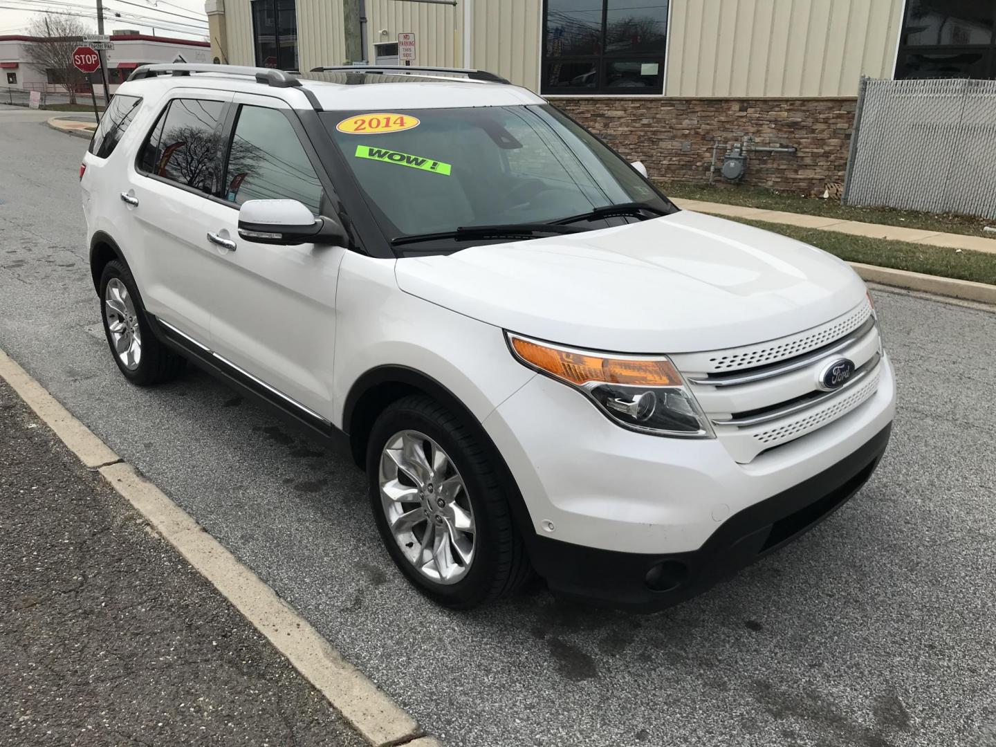 2014 White /Tan Ford Explorer Limited 4WD (1FM5K8F86EG) with an 3.5L V6 DOHC 24V engine, 6-Speed Automatic transmission, located at 577 Chester Pike, Prospect Park, PA, 19076, (610) 237-1015, 39.886154, -75.302338 - 2014 Ford Explorer LIMITED: Navigation system, backup camera, sunroof, 3rd row seating, 4x4, SUPER CLEAN, runs LIKE NEW! This vehicle comes inspected and has been given a bumper to bumper safety check. It is very clean, reliable, and well maintained. We offer a unique pay plan that is known for b - Photo#3