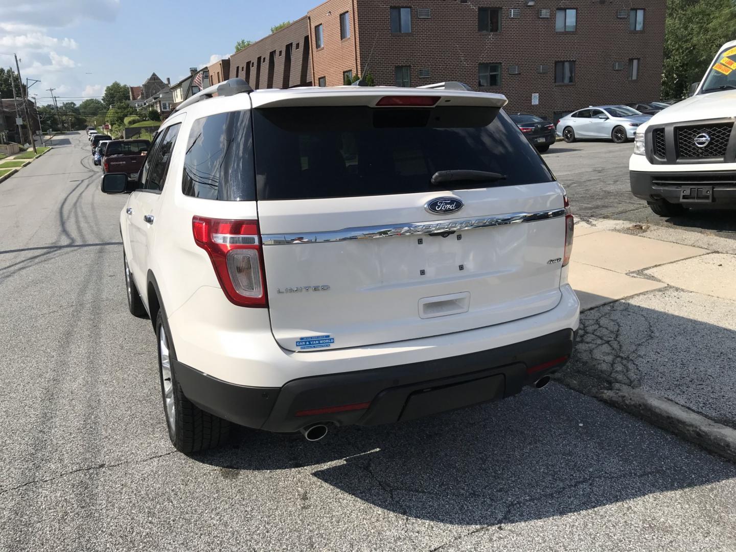 2014 White /Tan Ford Explorer Limited 4WD (1FM5K8F86EG) with an 3.5L V6 DOHC 24V engine, 6-Speed Automatic transmission, located at 577 Chester Pike, Prospect Park, PA, 19076, (610) 237-1015, 39.886154, -75.302338 - 2014 Ford Explorer LIMITED: Navigation system, sunroof, 3rd row seating, 4x4, SUPER CLEAN, runs LIKE NEW! This vehicle comes inspected and has been given a bumper to bumper safety check. It is very clean, reliable, and well maintained. We offer a unique pay plan that is known for being the easies- Photo#5