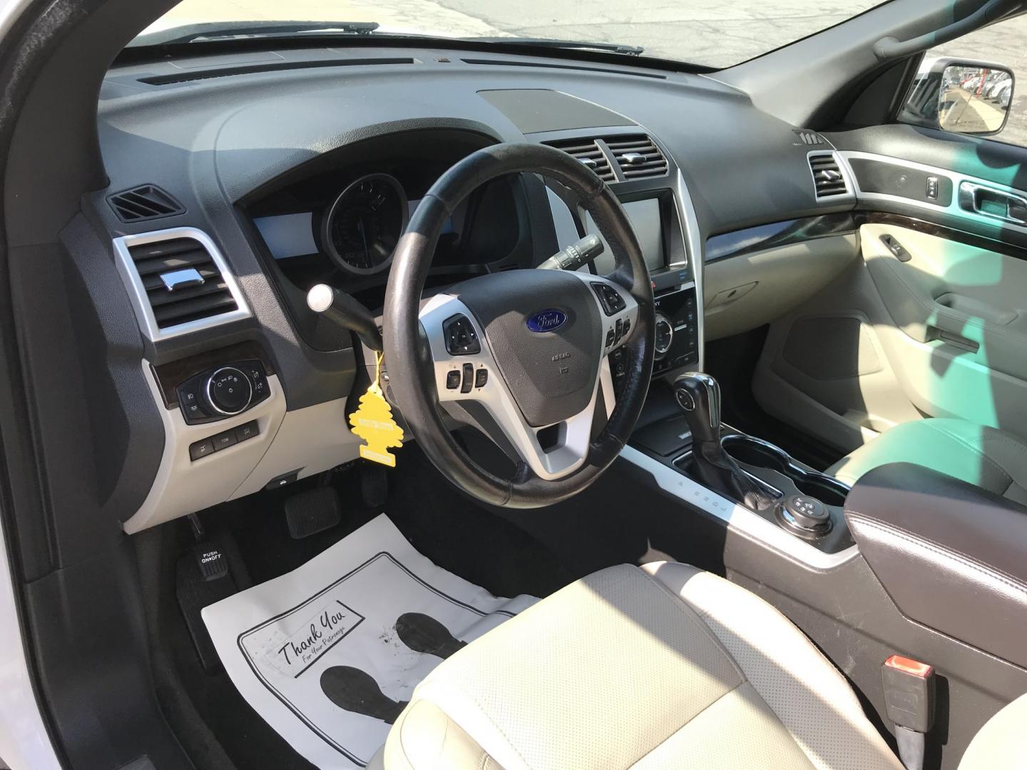2014 White /Tan Ford Explorer Limited 4WD (1FM5K8F86EG) with an 3.5L V6 DOHC 24V engine, 6-Speed Automatic transmission, located at 577 Chester Pike, Prospect Park, PA, 19076, (610) 237-1015, 39.886154, -75.302338 - 2014 Ford Explorer LIMITED: Navigation system, sunroof, 3rd row seating, 4x4, SUPER CLEAN, runs LIKE NEW! This vehicle comes inspected and has been given a bumper to bumper safety check. It is very clean, reliable, and well maintained. We offer a unique pay plan that is known for being the easies- Photo#11