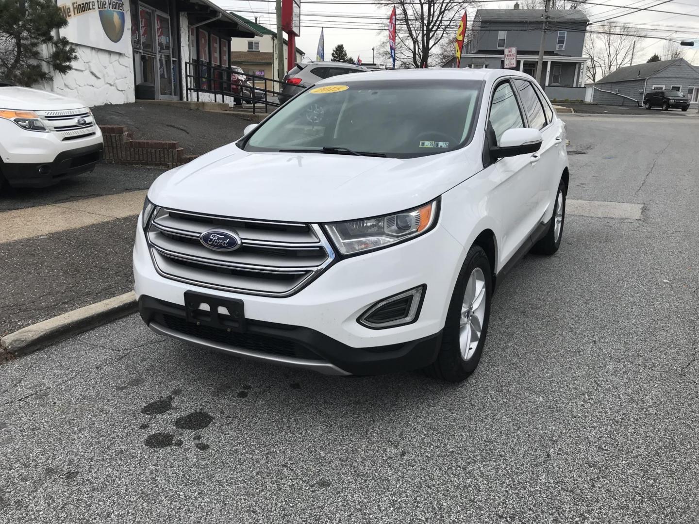 2015 White /Black Ford Edge SEL AWD (2FMTK4J89FB) with an 3.5L V6 DOHC 24V engine, 6-Speed Automatic transmission, located at 577 Chester Pike, Prospect Park, PA, 19076, (610) 237-1015, 39.886154, -75.302338 - 2015 Ford Edge SEL: AWD, backup camera, new PA inspection, SUPER CLEAN, runs LIKE NEW! This vehicle comes inspected and has been given a bumper to bumper safety check. It is very clean, reliable, and well maintained. We offer a unique pay plan that is known for being the easiest and fastest finan - Photo#1