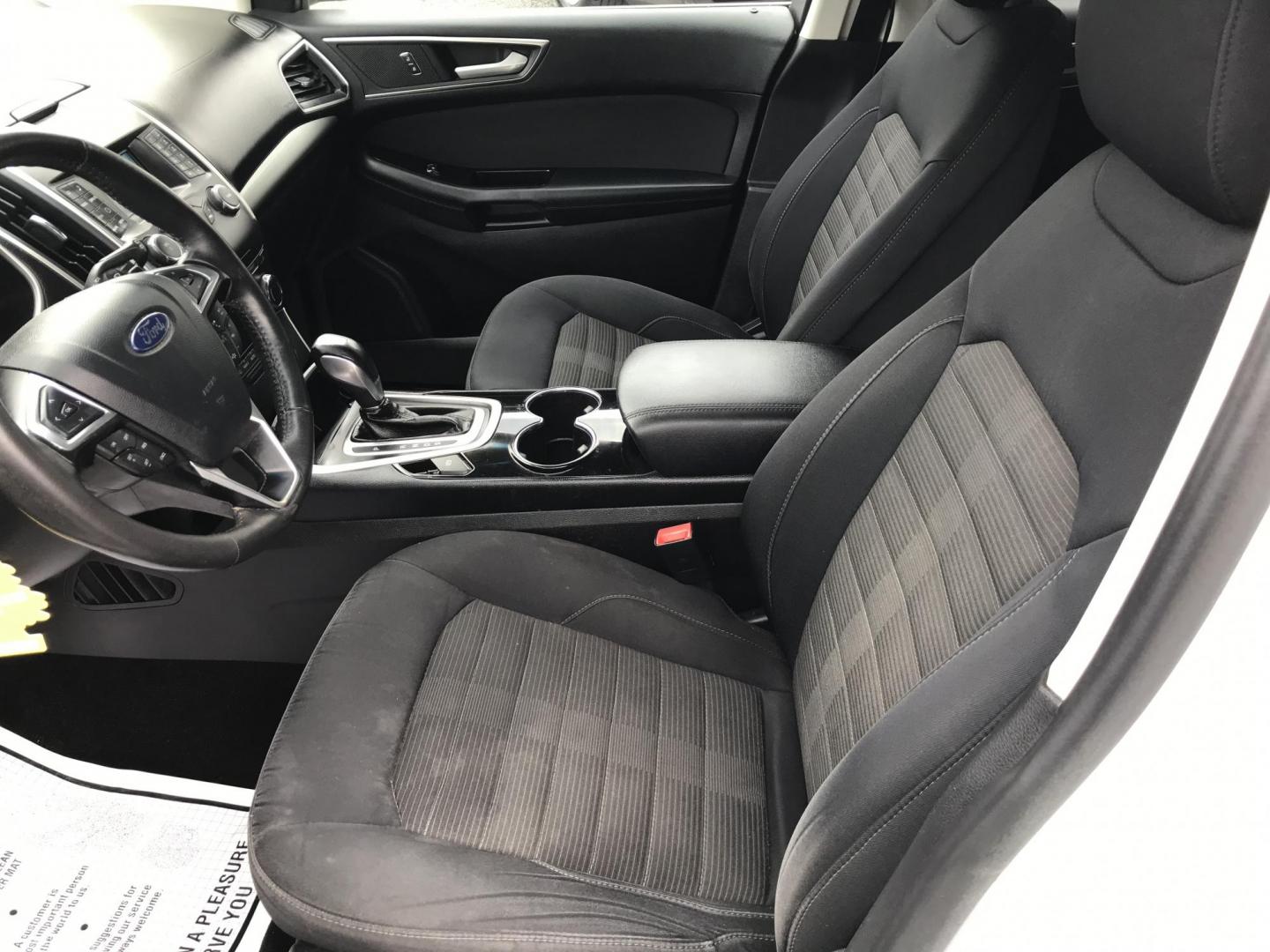 2015 White /Black Ford Edge SEL AWD (2FMTK4J89FB) with an 3.5L V6 DOHC 24V engine, 6-Speed Automatic transmission, located at 577 Chester Pike, Prospect Park, PA, 19076, (610) 237-1015, 39.886154, -75.302338 - 2015 Ford Edge SEL: AWD, backup camera, new PA inspection, SUPER CLEAN, runs LIKE NEW! This vehicle comes inspected and has been given a bumper to bumper safety check. It is very clean, reliable, and well maintained. We offer a unique pay plan that is known for being the easiest and fastest finan - Photo#11