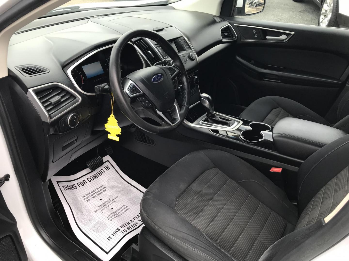 2015 White /Black Ford Edge SEL AWD (2FMTK4J89FB) with an 3.5L V6 DOHC 24V engine, 6-Speed Automatic transmission, located at 577 Chester Pike, Prospect Park, PA, 19076, (610) 237-1015, 39.886154, -75.302338 - 2015 Ford Edge SEL: AWD, backup camera, new PA inspection, SUPER CLEAN, runs LIKE NEW! This vehicle comes inspected and has been given a bumper to bumper safety check. It is very clean, reliable, and well maintained. We offer a unique pay plan that is known for being the easiest and fastest finan - Photo#7