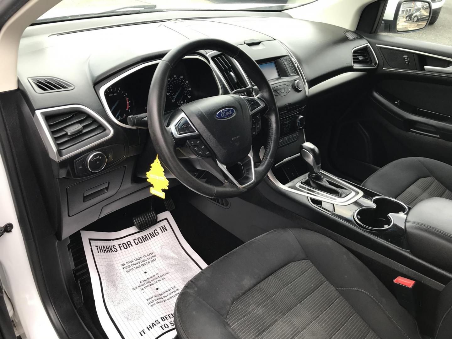 2015 White /Black Ford Edge SEL AWD (2FMTK4J89FB) with an 3.5L V6 DOHC 24V engine, 6-Speed Automatic transmission, located at 577 Chester Pike, Prospect Park, PA, 19076, (610) 237-1015, 39.886154, -75.302338 - 2015 Ford Edge SEL: AWD, backup camera, new PA inspection, SUPER CLEAN, runs LIKE NEW! This vehicle comes inspected and has been given a bumper to bumper safety check. It is very clean, reliable, and well maintained. We offer a unique pay plan that is known for being the easiest and fastest finan - Photo#9
