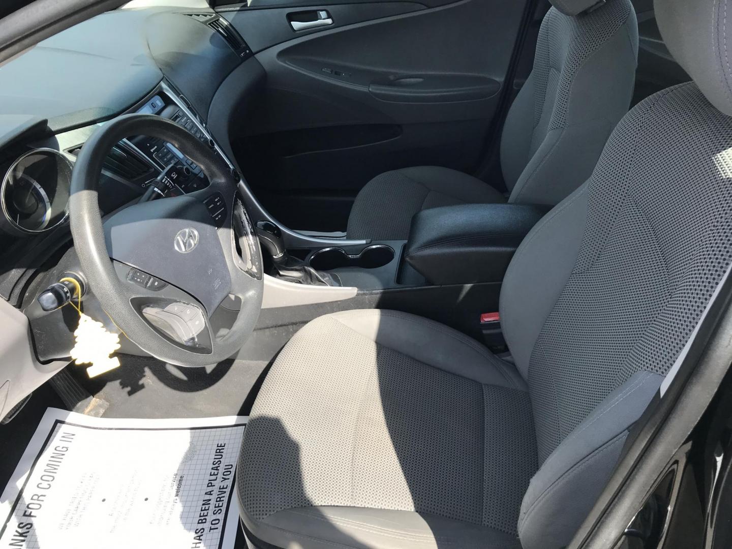 2011 Black /Gray Hyundai Sonata GLS Auto (5NPEB4AC7BH) with an 2.4L L4 DOHC 16V engine, 5-Speed Automatic transmission, located at 577 Chester Pike, Prospect Park, PA, 19076, (610) 237-1015, 39.886154, -75.302338 - Photo#10