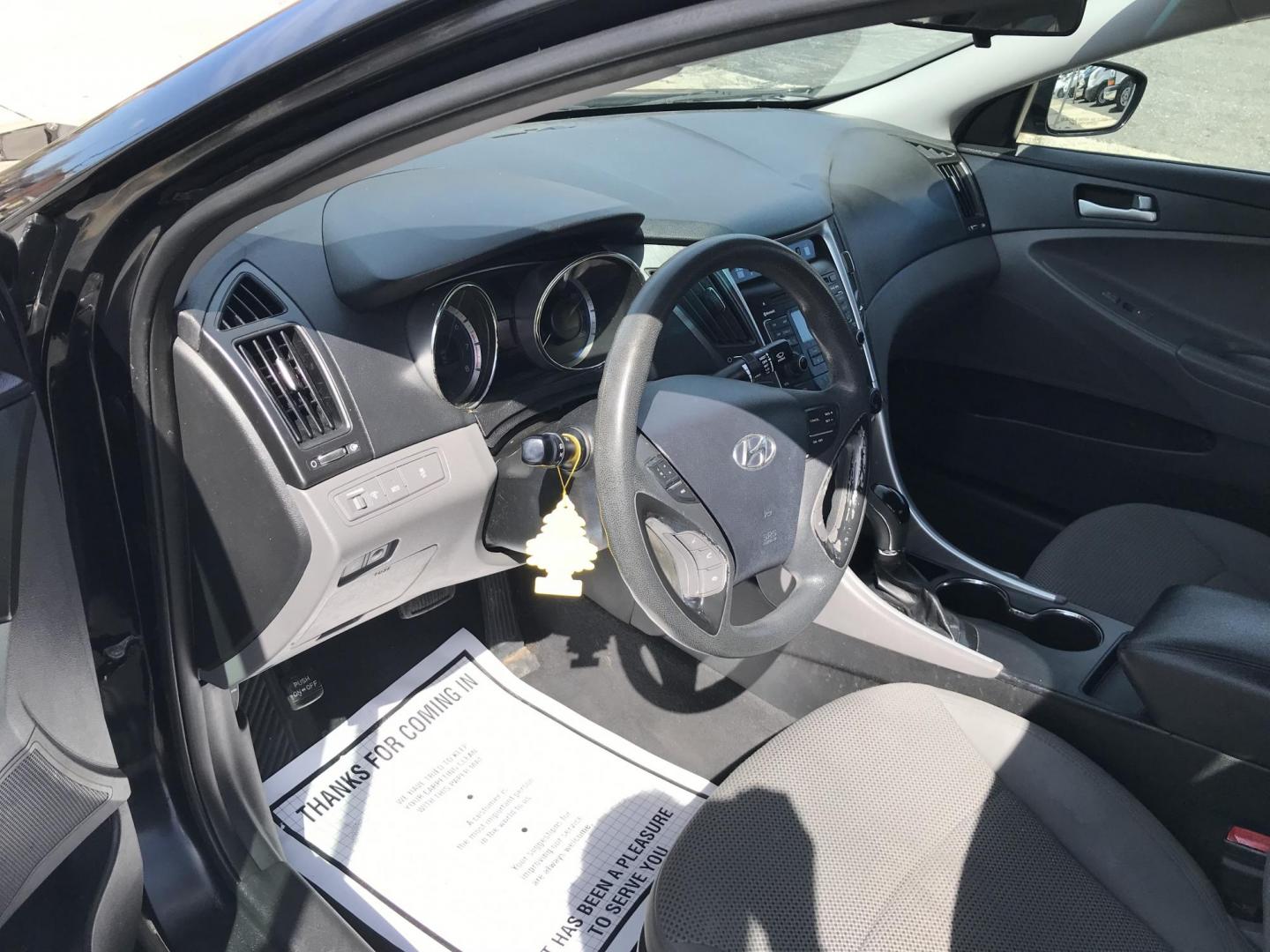 2011 Black /Gray Hyundai Sonata GLS Auto (5NPEB4AC7BH) with an 2.4L L4 DOHC 16V engine, 5-Speed Automatic transmission, located at 577 Chester Pike, Prospect Park, PA, 19076, (610) 237-1015, 39.886154, -75.302338 - Photo#9