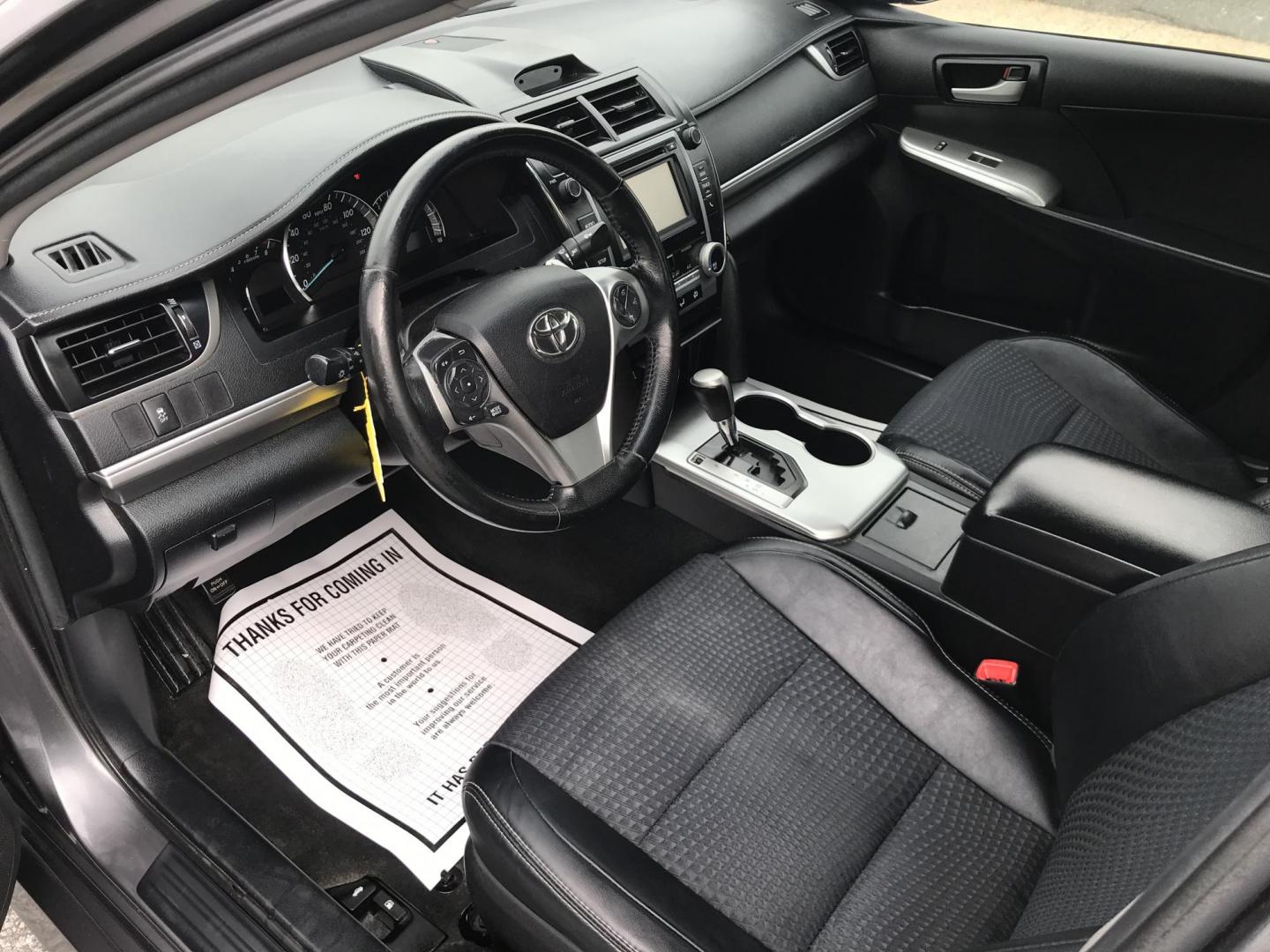 2014 Gray /Black Toyota Camry SE (4T1BF1FK0EU) with an 2.5L L4 DOHC 16V engine, 6-Speed Automatic transmission, located at 577 Chester Pike, Prospect Park, PA, 19076, (610) 237-1015, 39.886154, -75.302338 - Photo#7