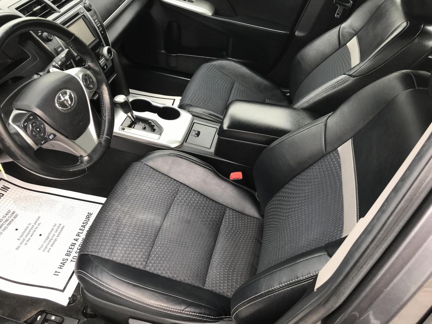 2014 Gray /Black Toyota Camry SE (4T1BF1FK0EU) with an 2.5L L4 DOHC 16V engine, 6-Speed Automatic transmission, located at 577 Chester Pike, Prospect Park, PA, 19076, (610) 237-1015, 39.886154, -75.302338 - Photo#9