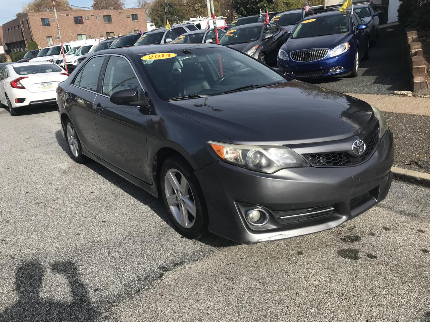2014 Gray /Black Toyota Camry SE (4T1BF1FK0EU) with an 2.5L L4 DOHC 16V engine, 6-Speed Automatic transmission, located at 577 Chester Pike, Prospect Park, PA, 19076, (610) 237-1015, 39.886154, -75.302338 - 2014 Toyota Camry SE: Backup camera, great on gas, new PA inspection, SUPER CLEAN, runs LIKE NEW! This vehicle comes inspected and has been given a bumper to bumper safety check. It is very clean, reliable, and well maintained. We offer a unique pay plan that is known for being the easiest and fa - Photo#2