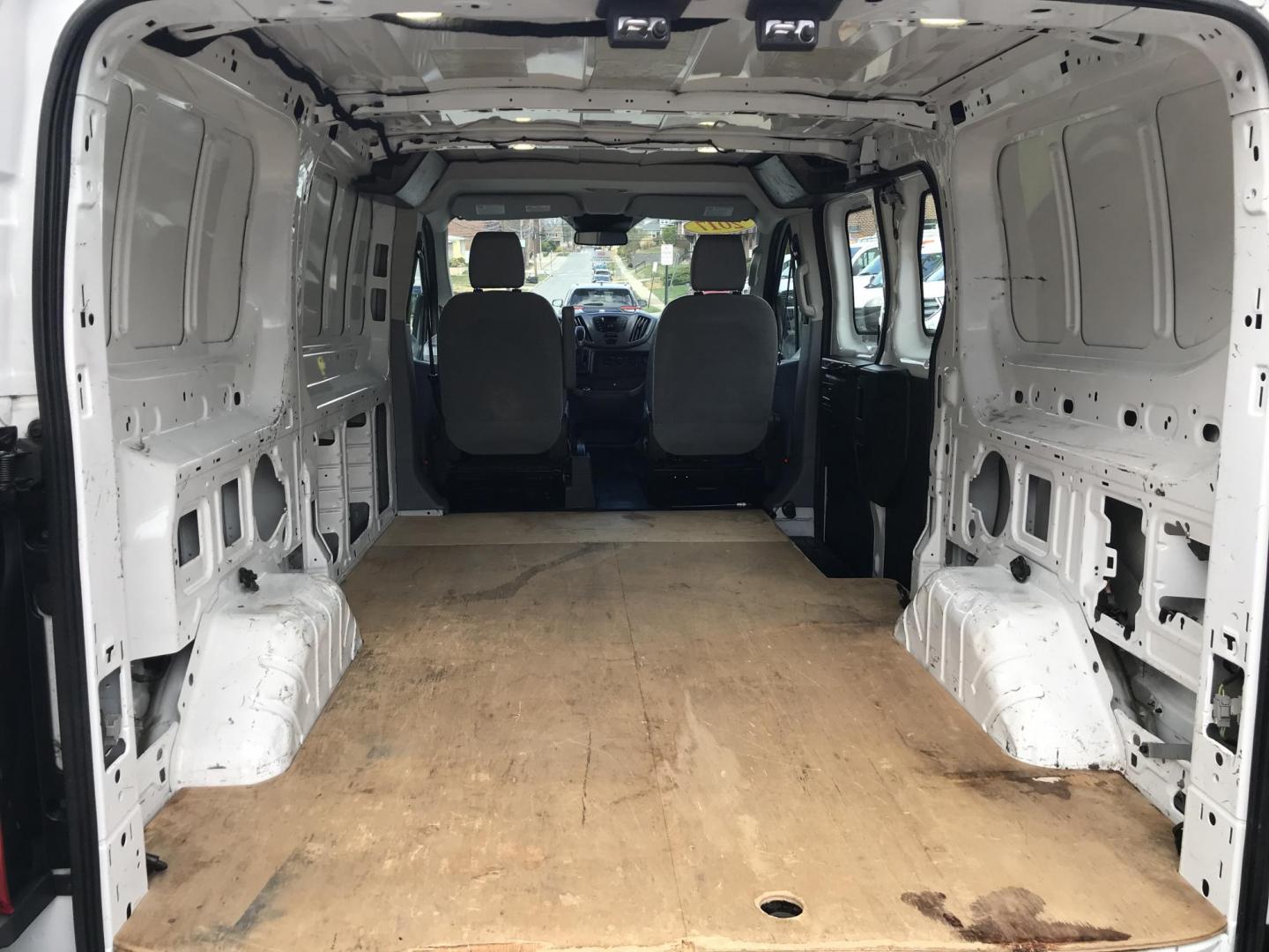 2017 White /Gray Ford Transit 250 Van Low Roof 60/40 Pass.130-in. WB (1FTYR1ZM2HK) with an 3.7L V6 DOHC 24V engine, 6A transmission, located at 577 Chester Pike, Prospect Park, PA, 19076, (610) 237-1015, 39.886154, -75.302338 - Photo#14