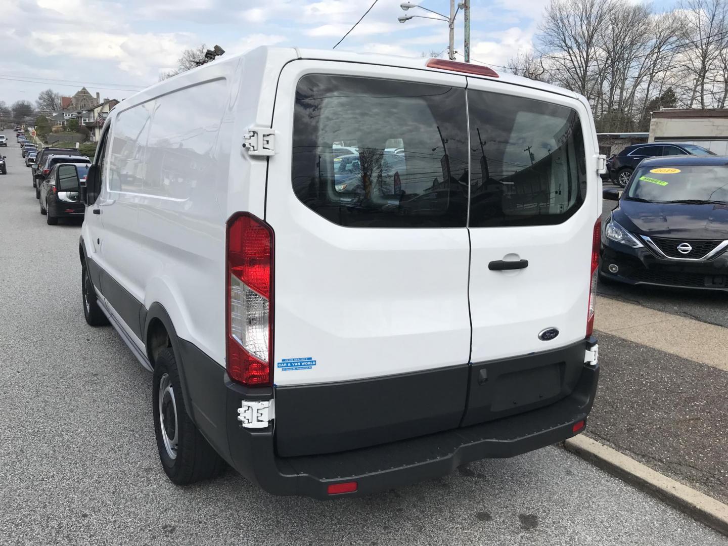 2017 White /Gray Ford Transit 250 Van Low Roof 60/40 Pass.130-in. WB (1FTYR1ZM2HK) with an 3.7L V6 DOHC 24V engine, 6A transmission, located at 577 Chester Pike, Prospect Park, PA, 19076, (610) 237-1015, 39.886154, -75.302338 - Photo#4