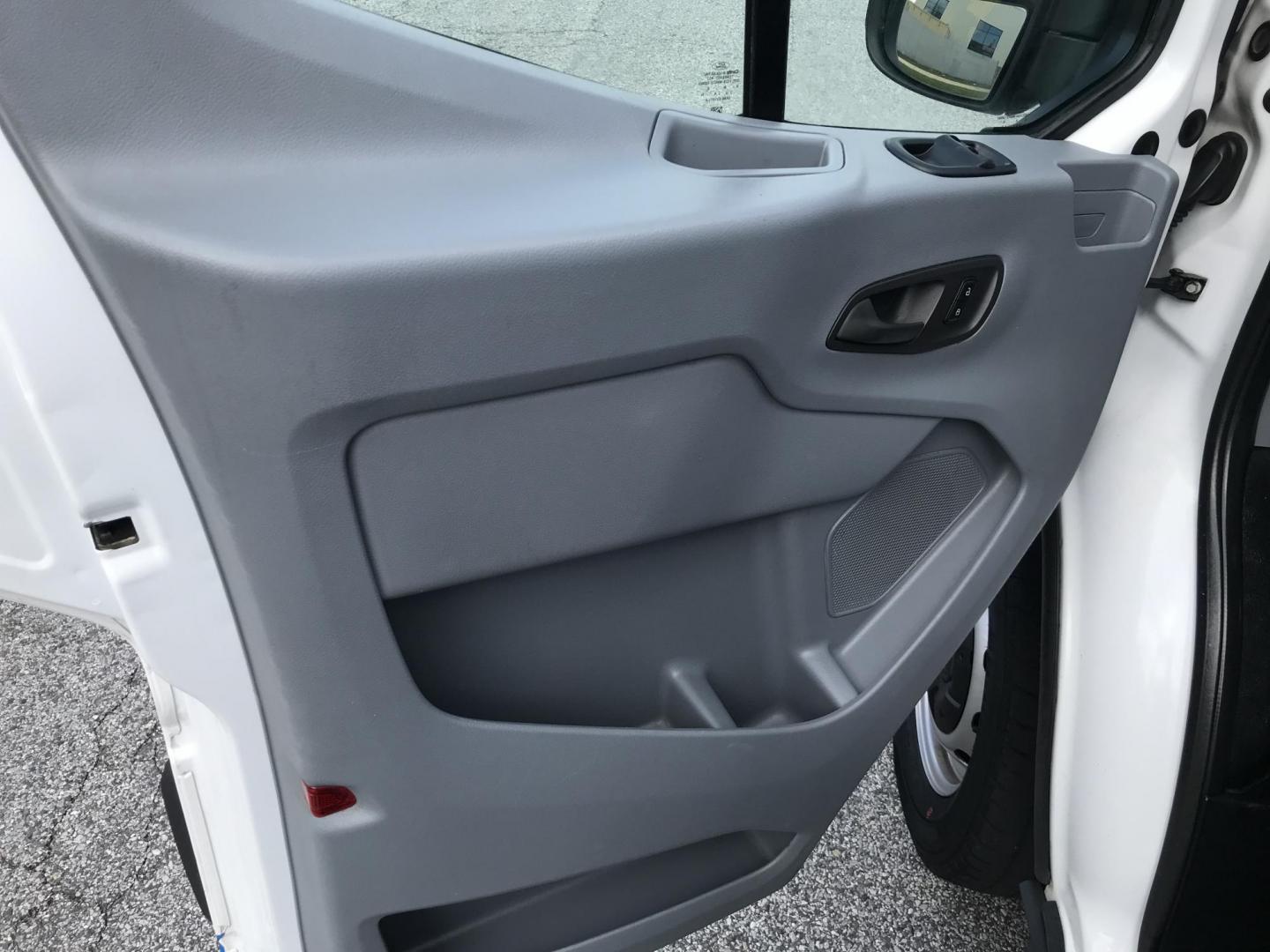 2017 White /Gray Ford Transit 250 Van Low Roof 60/40 Pass.130-in. WB (1FTYR1ZM2HK) with an 3.7L V6 DOHC 24V engine, 6A transmission, located at 577 Chester Pike, Prospect Park, PA, 19076, (610) 237-1015, 39.886154, -75.302338 - Photo#8