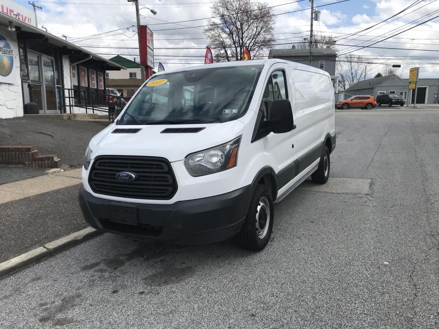 2017 White /Gray Ford Transit 250 Van Low Roof 60/40 Pass.130-in. WB (1FTYR1ZM8HK) with an 3.7L V6 DOHC 24V engine, 6A transmission, located at 577 Chester Pike, Prospect Park, PA, 19076, (610) 237-1015, 39.886154, -75.302338 - 2017 Ford Transit 250 Cargo Van: Only 139k miles, no shelving, backup camera, new PA inspection, FLEET MAINTAINED, runs LIKE NEW! This vehicle comes inspected and has been given a bumper to bumper safety check. It is very clean, reliable, and well maintained. We offer a unique pay plan that is kn - Photo#1