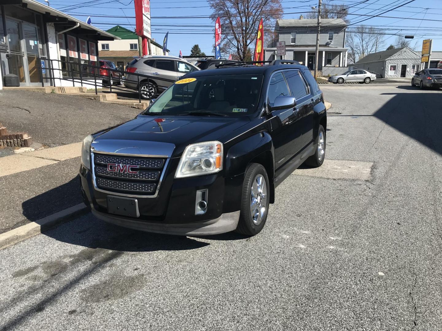 2014 Black /Gray GMC Terrain SLT1 (2GKFLSE35E6) with an 3.6L V6 DOHC 24V engine, 6-Speed Automatic transmission, located at 577 Chester Pike, Prospect Park, PA, 19076, (610) 237-1015, 39.886154, -75.302338 - Photo#2