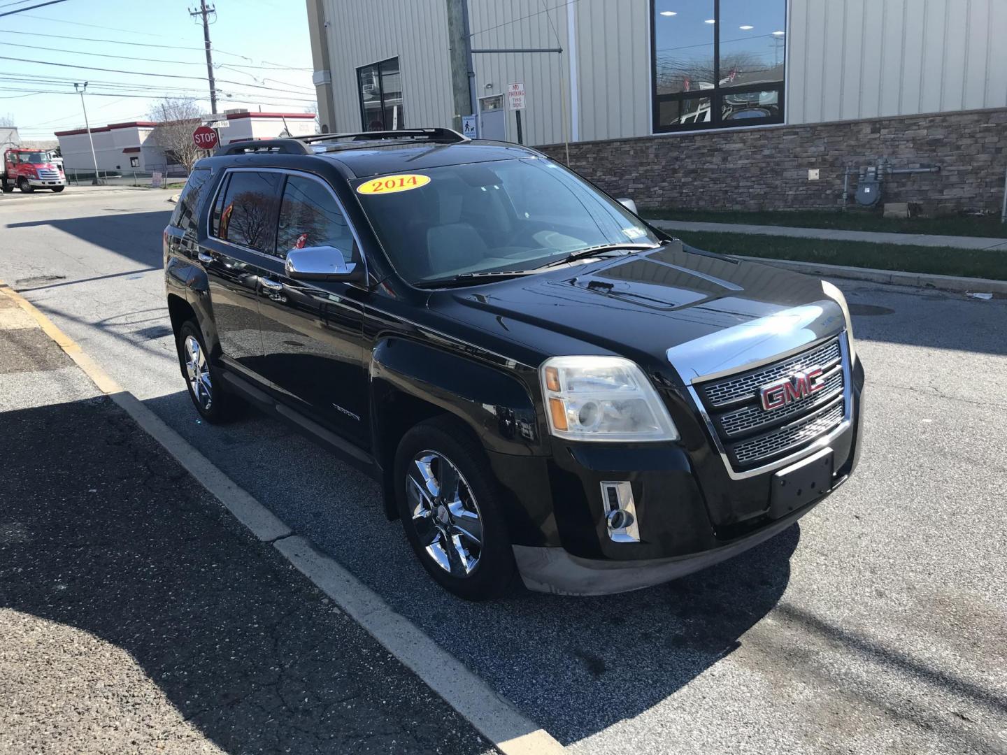 2014 Black /Gray GMC Terrain SLT1 (2GKFLSE35E6) with an 3.6L V6 DOHC 24V engine, 6-Speed Automatic transmission, located at 577 Chester Pike, Prospect Park, PA, 19076, (610) 237-1015, 39.886154, -75.302338 - Photo#3