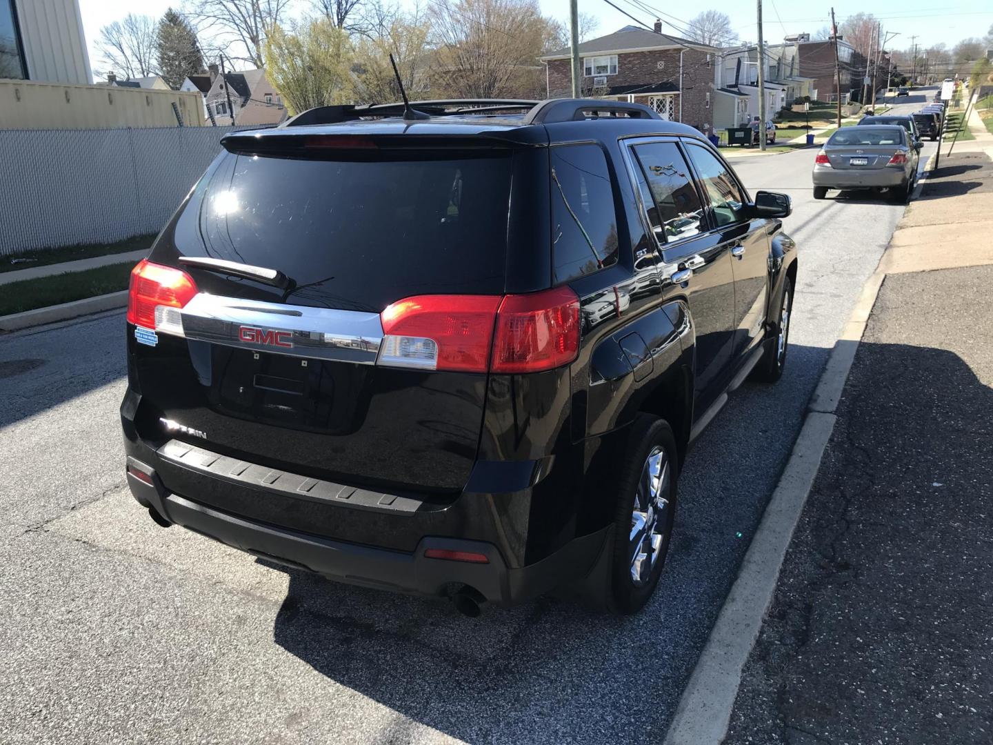 2014 Black /Gray GMC Terrain SLT1 (2GKFLSE35E6) with an 3.6L V6 DOHC 24V engine, 6-Speed Automatic transmission, located at 577 Chester Pike, Prospect Park, PA, 19076, (610) 237-1015, 39.886154, -75.302338 - Photo#4